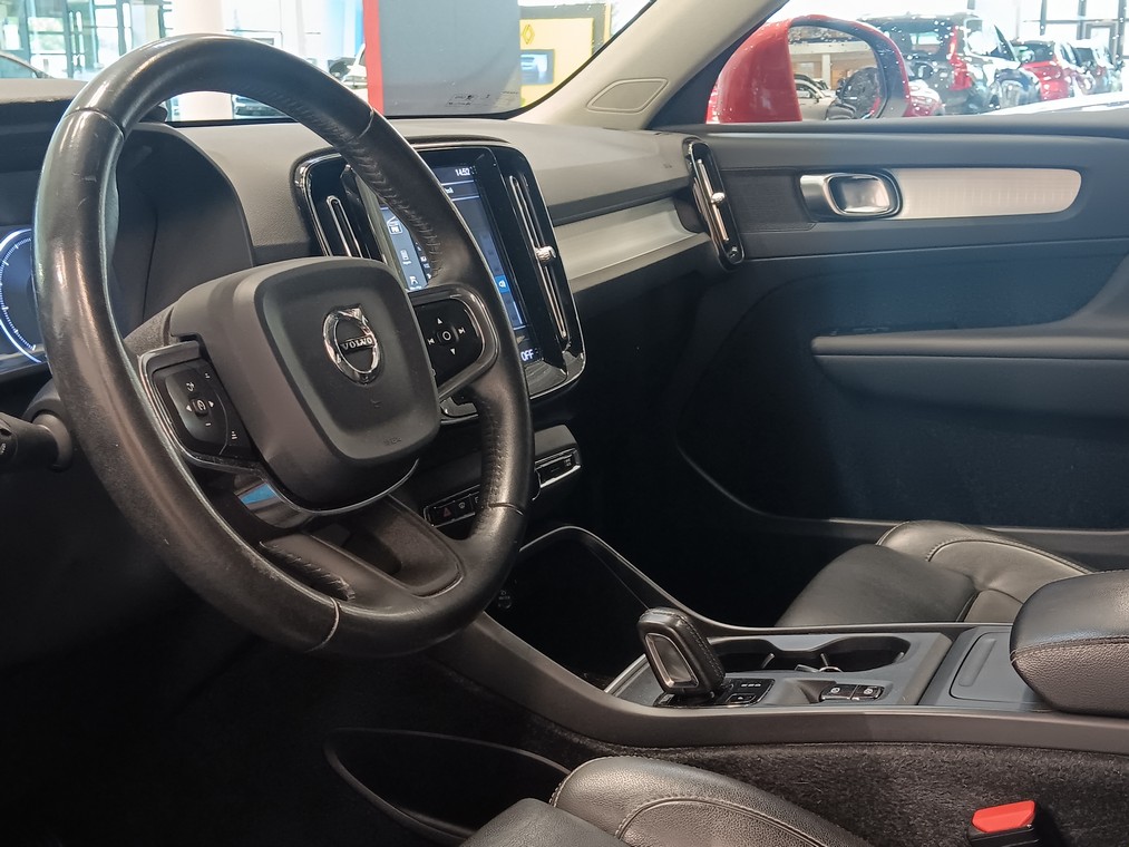Volvo XC40 D4 AWD MOMENTUM FIRST EDITION AUT