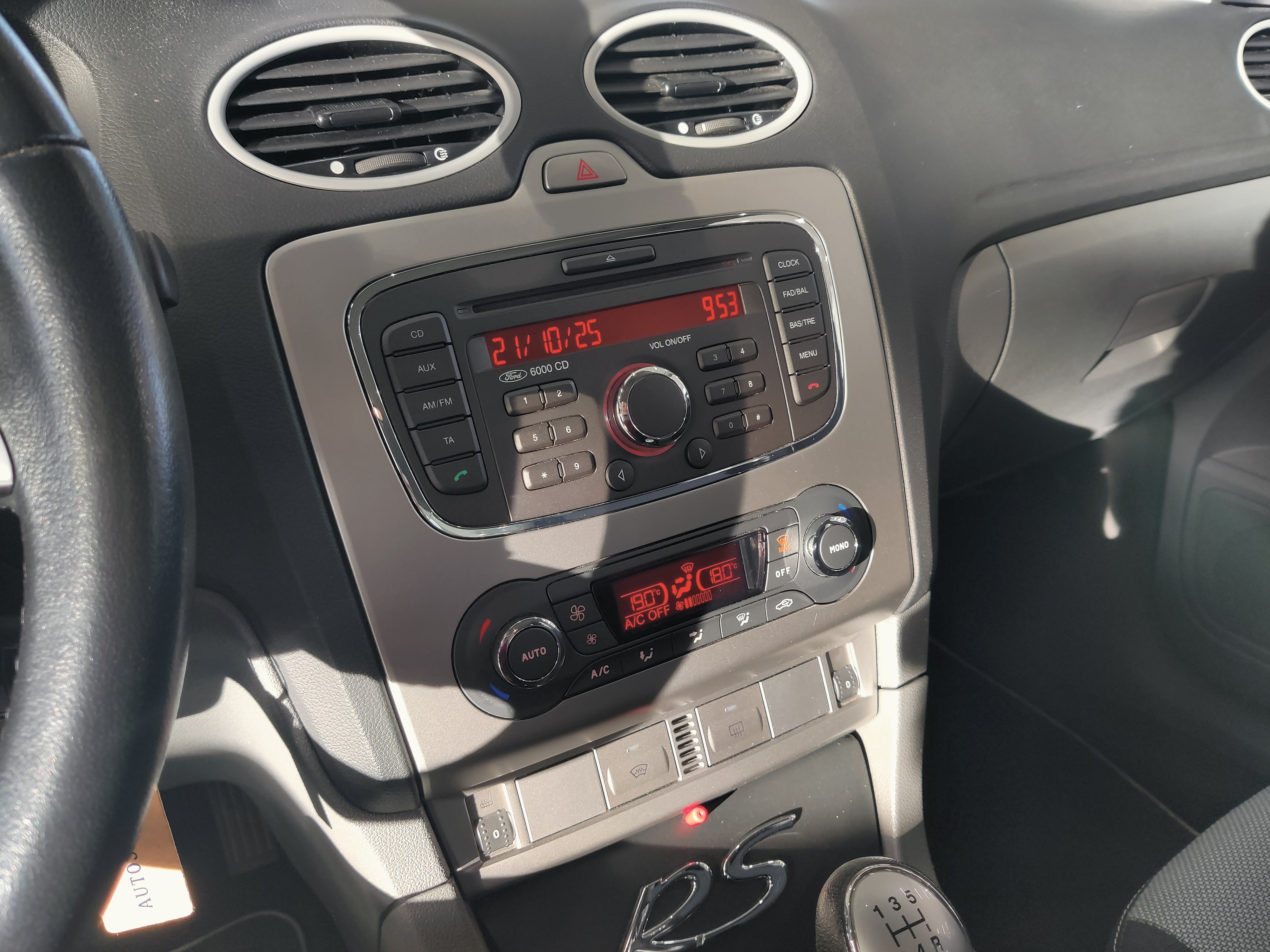 Ford FOCUS 1,6 100 HV TREND DESIGN M5 5-OVINEN