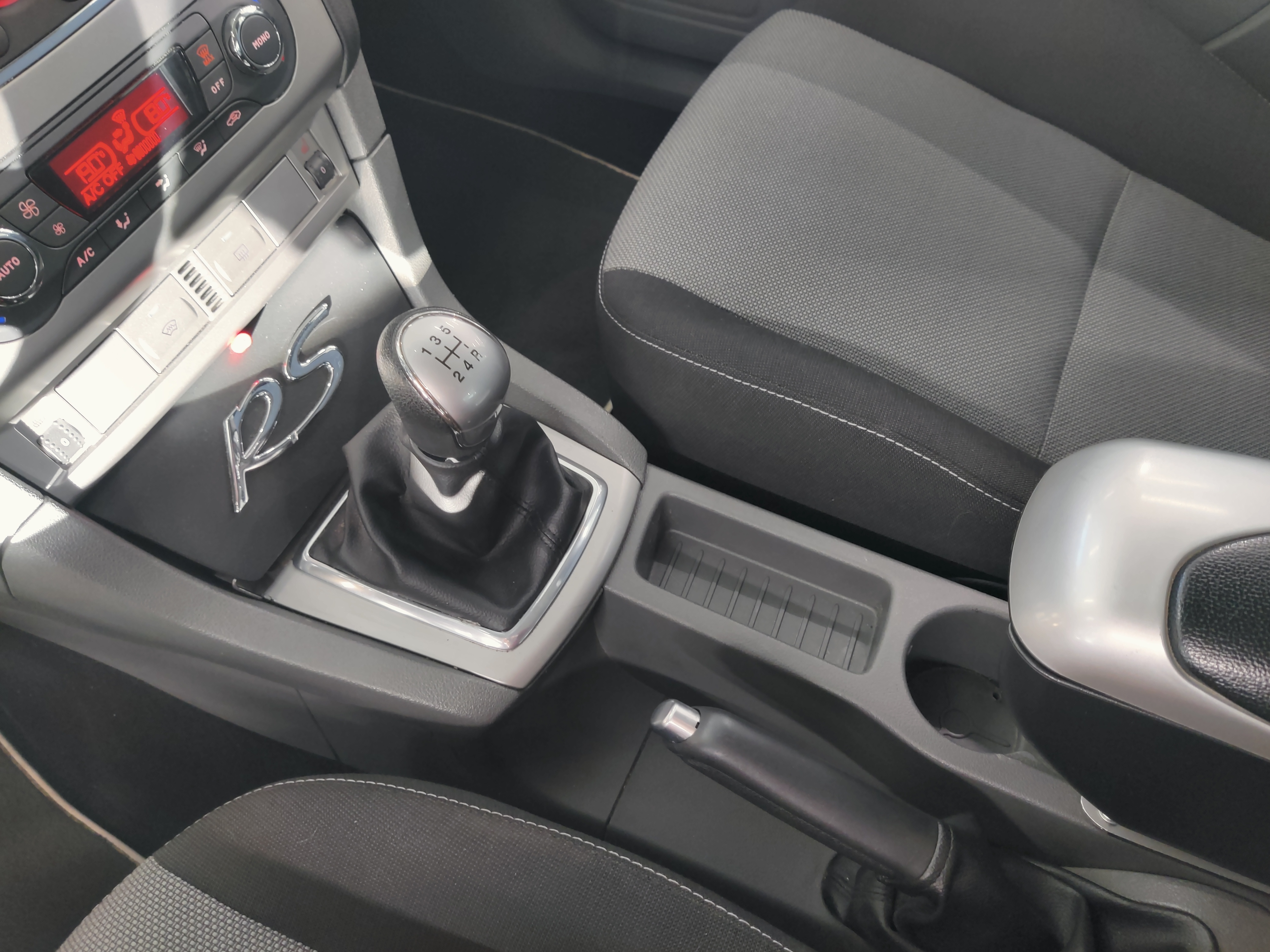 Ford FOCUS 1,6 100 HV TREND DESIGN M5 5-OVINEN
