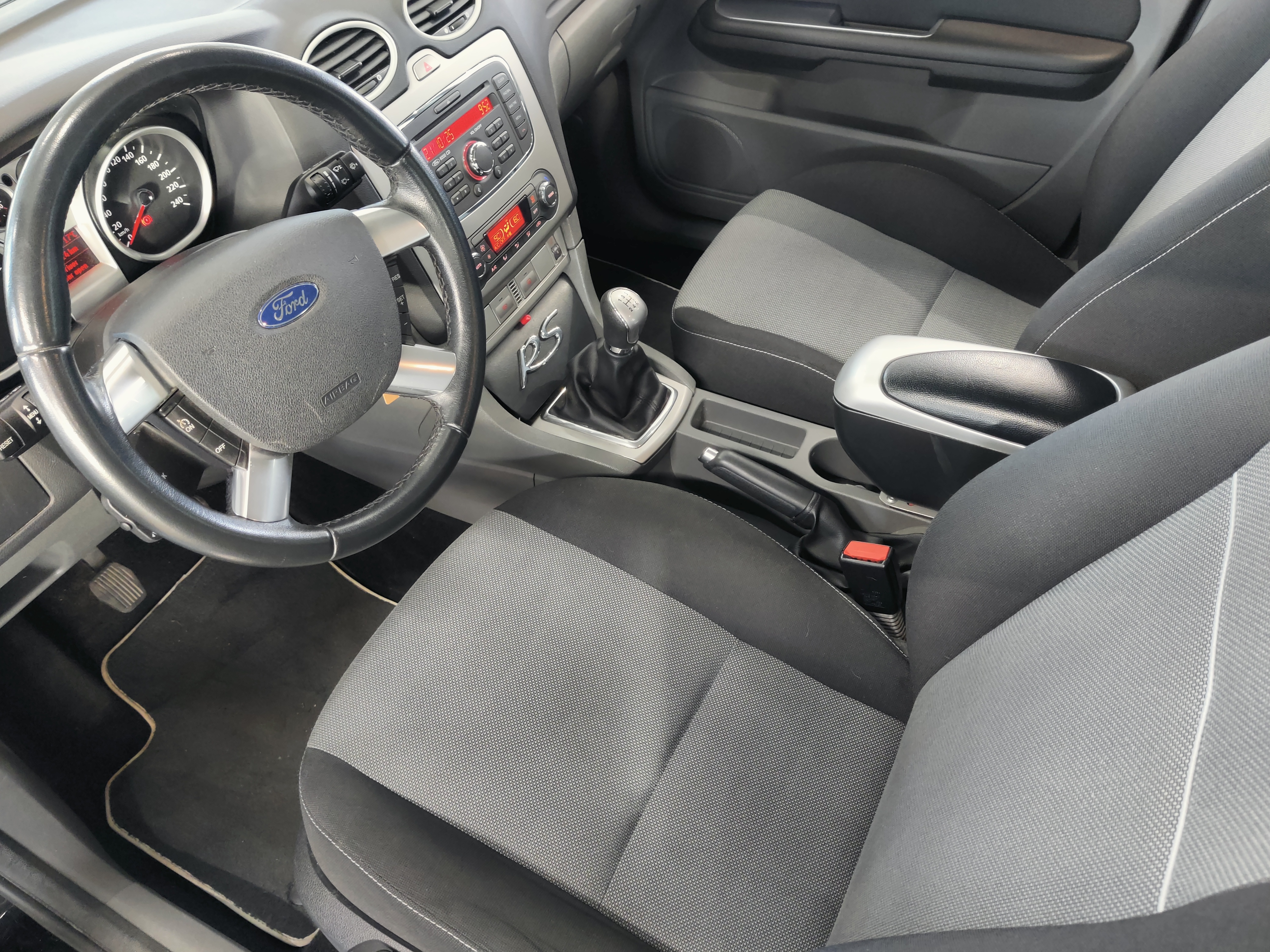 Ford FOCUS 1,6 100 HV TREND DESIGN M5 5-OVINEN