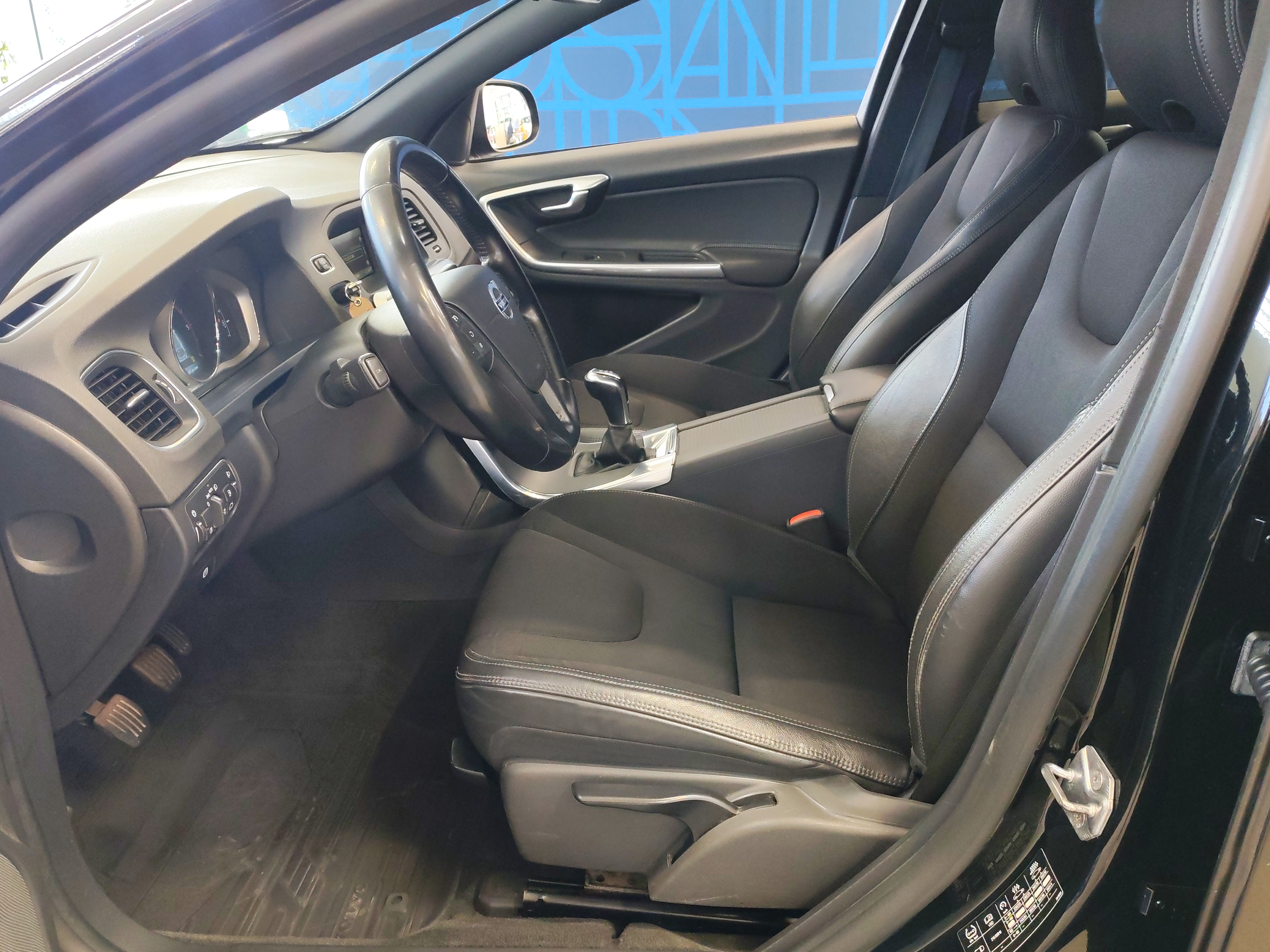 Volvo V60 D4 KINETIC.