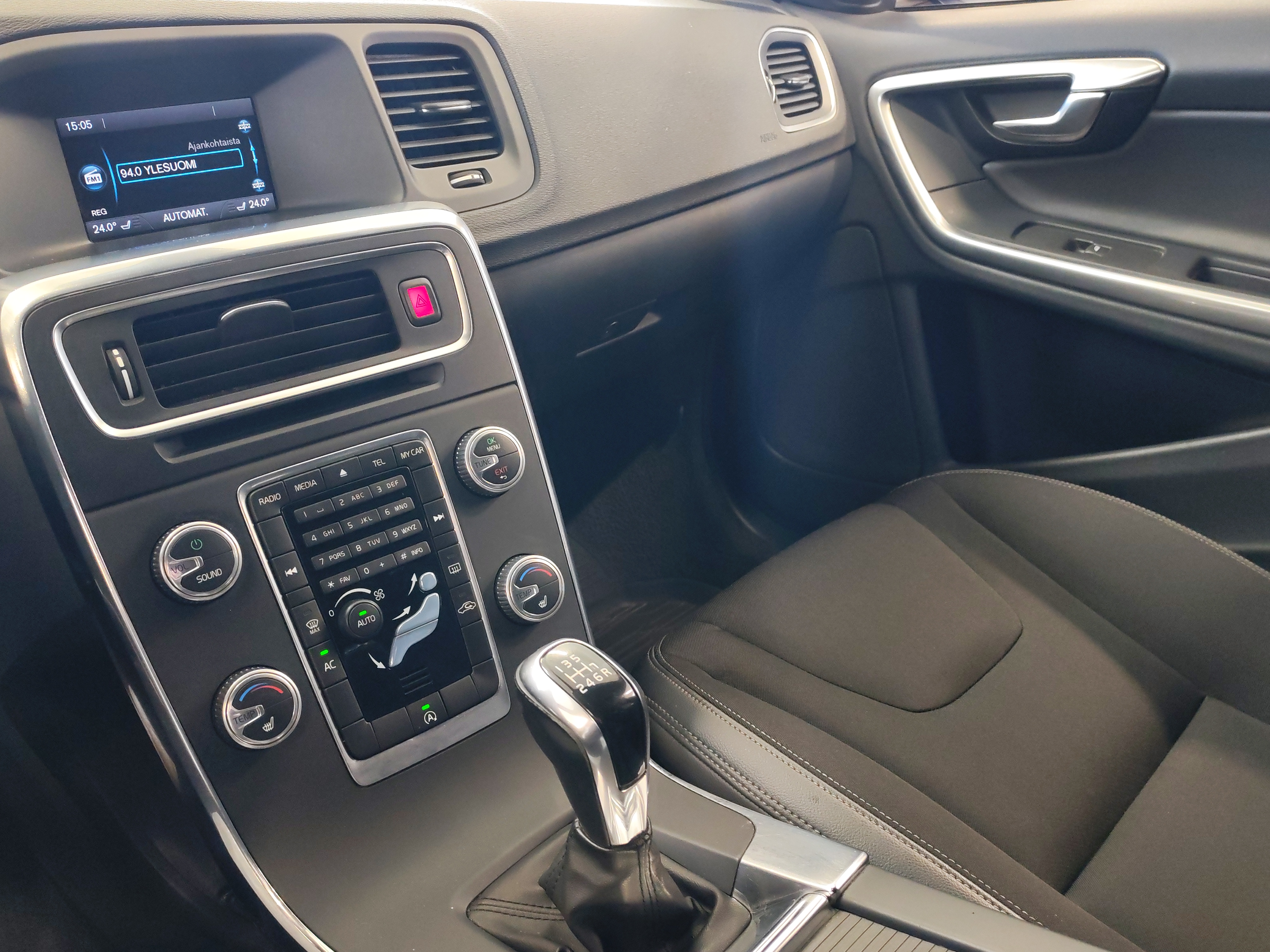 Volvo V60 D4 KINETIC.