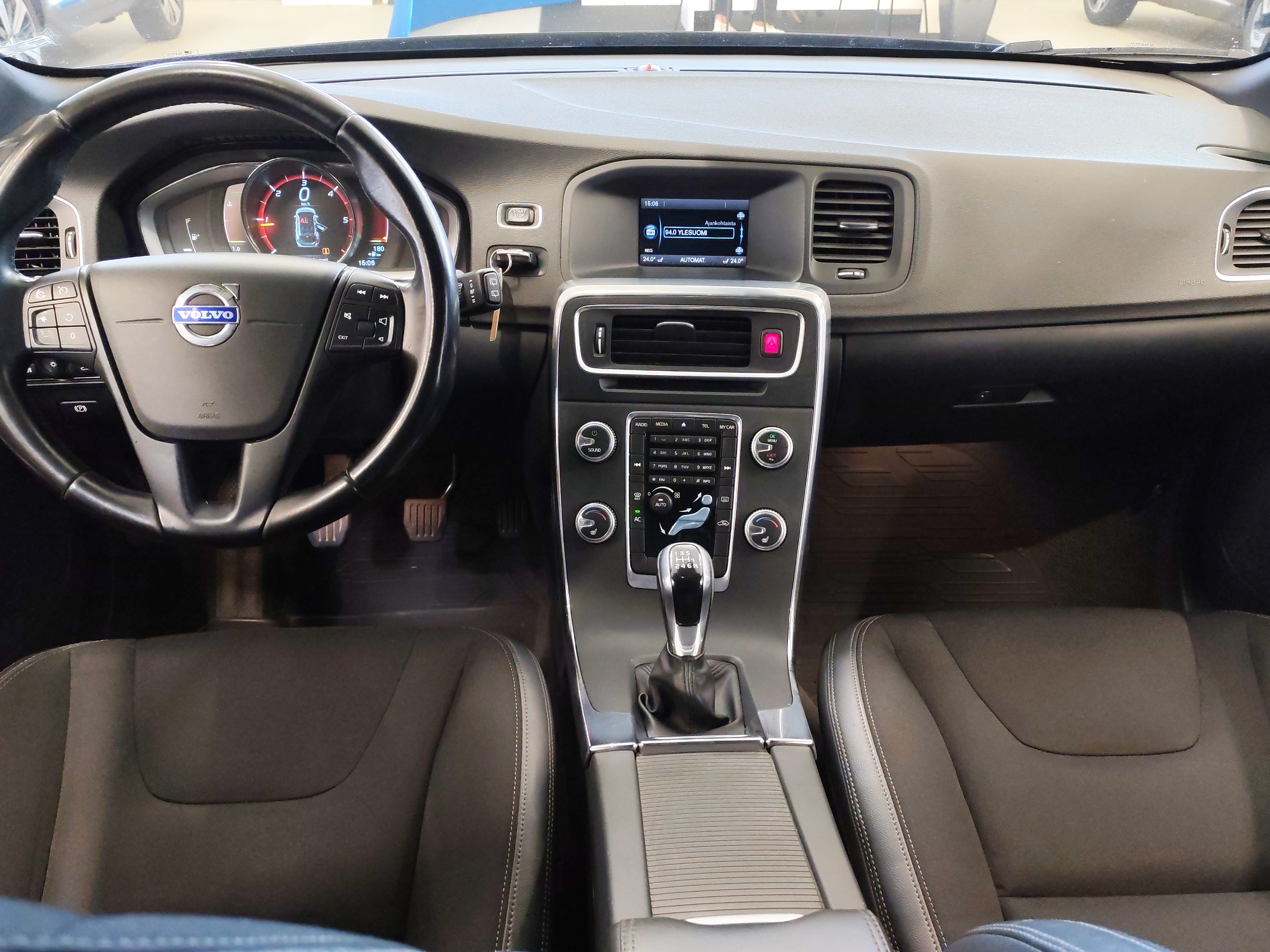 Volvo V60 D4 KINETIC.