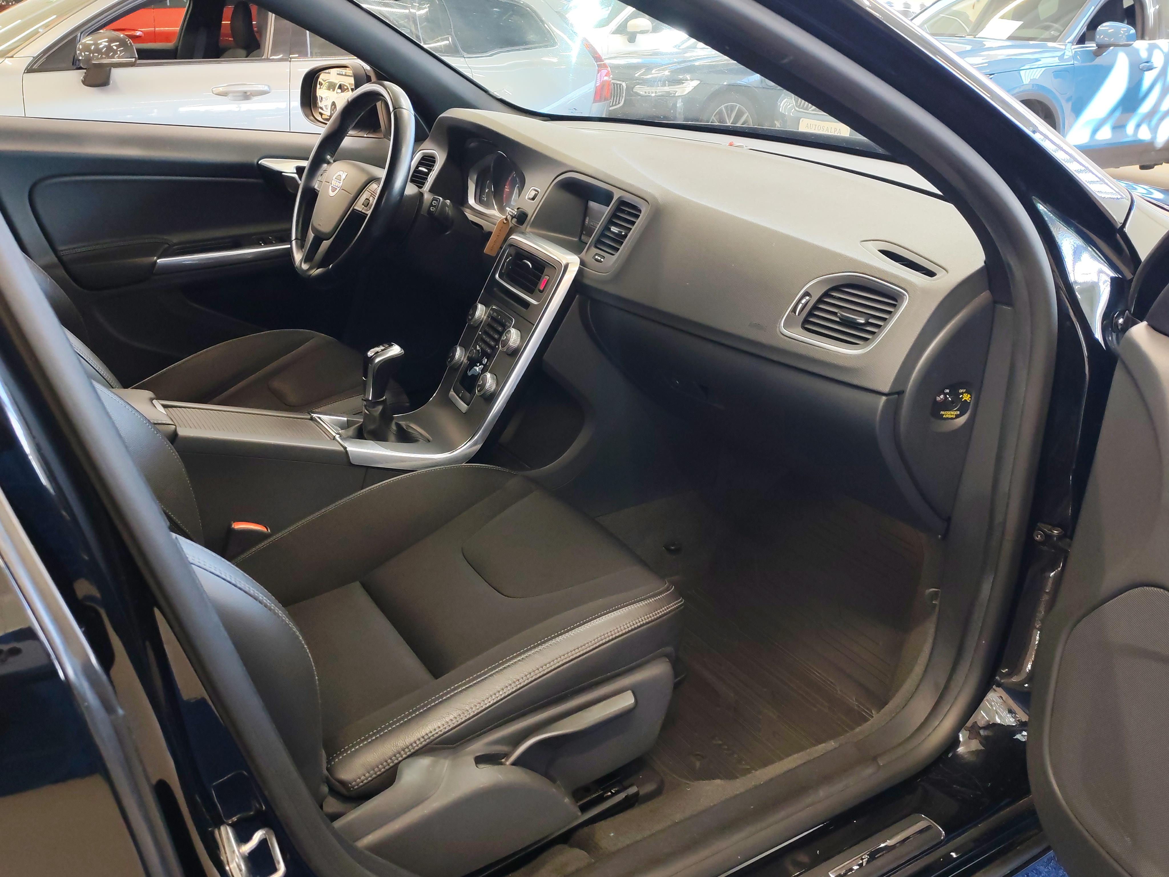 Volvo V60 D4 KINETIC.