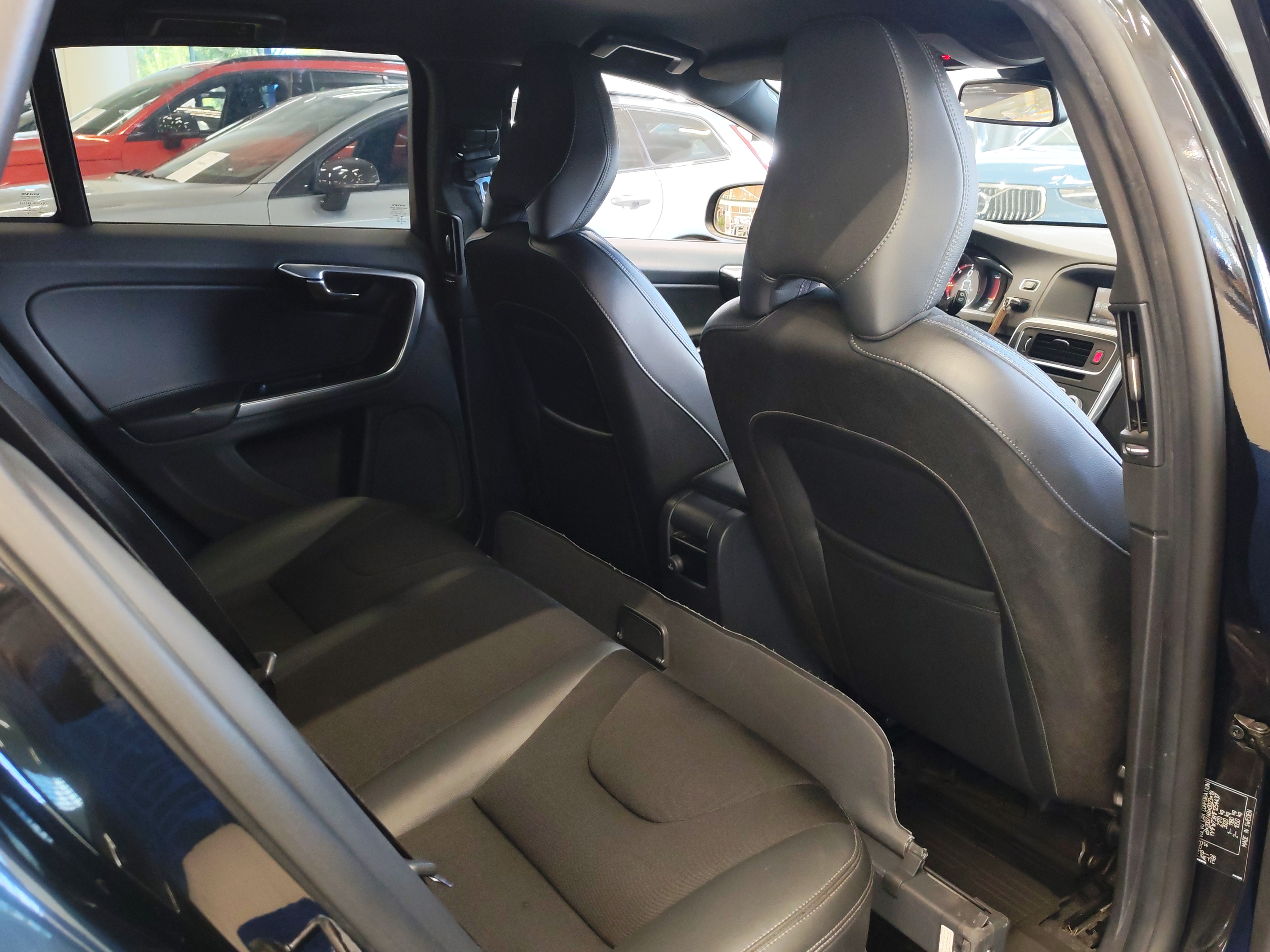 Volvo V60 D4 KINETIC.