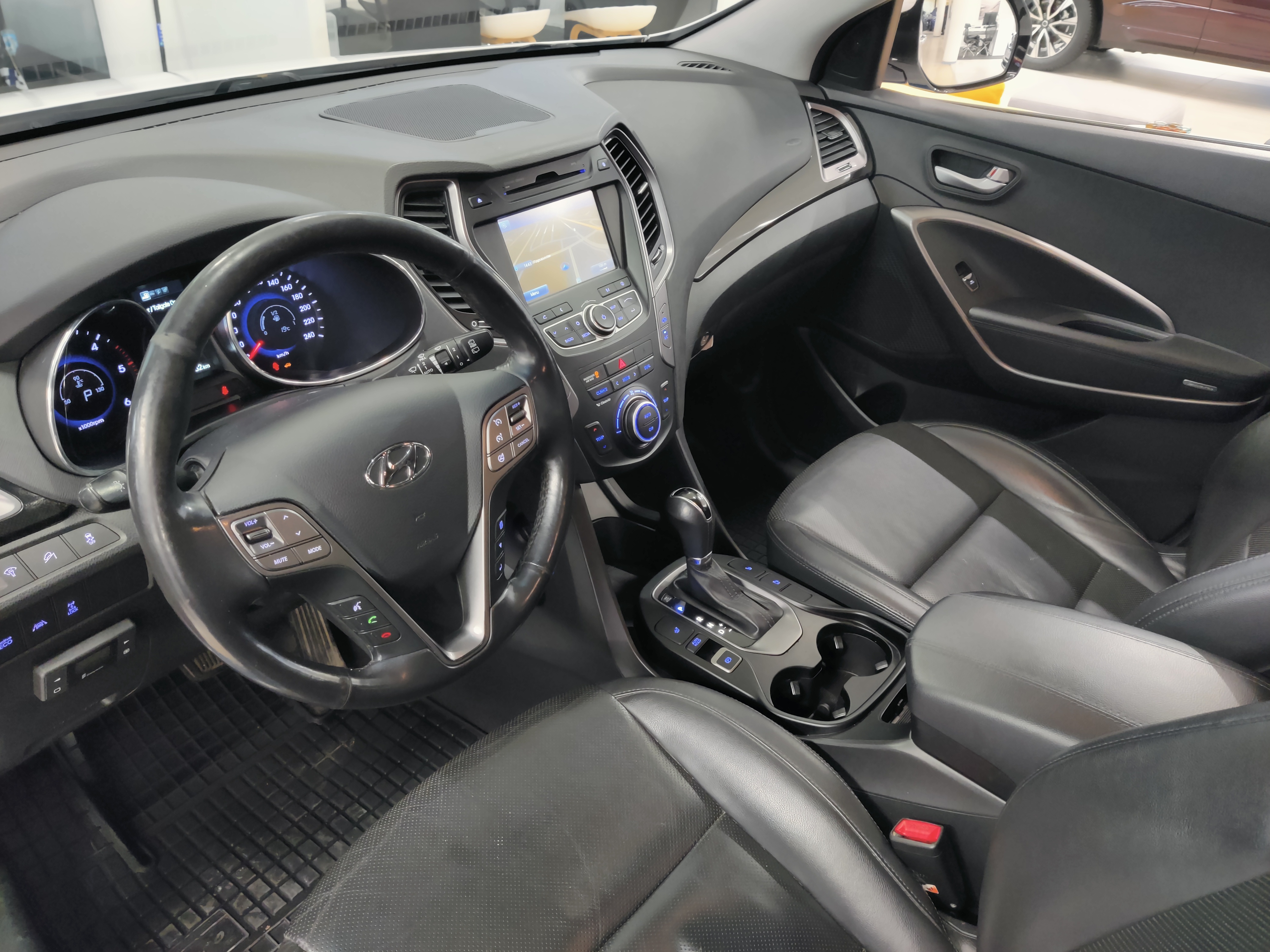 Hyundai SANTA FE 4WD 2,2 CRDI 145KW 6AT STYLE