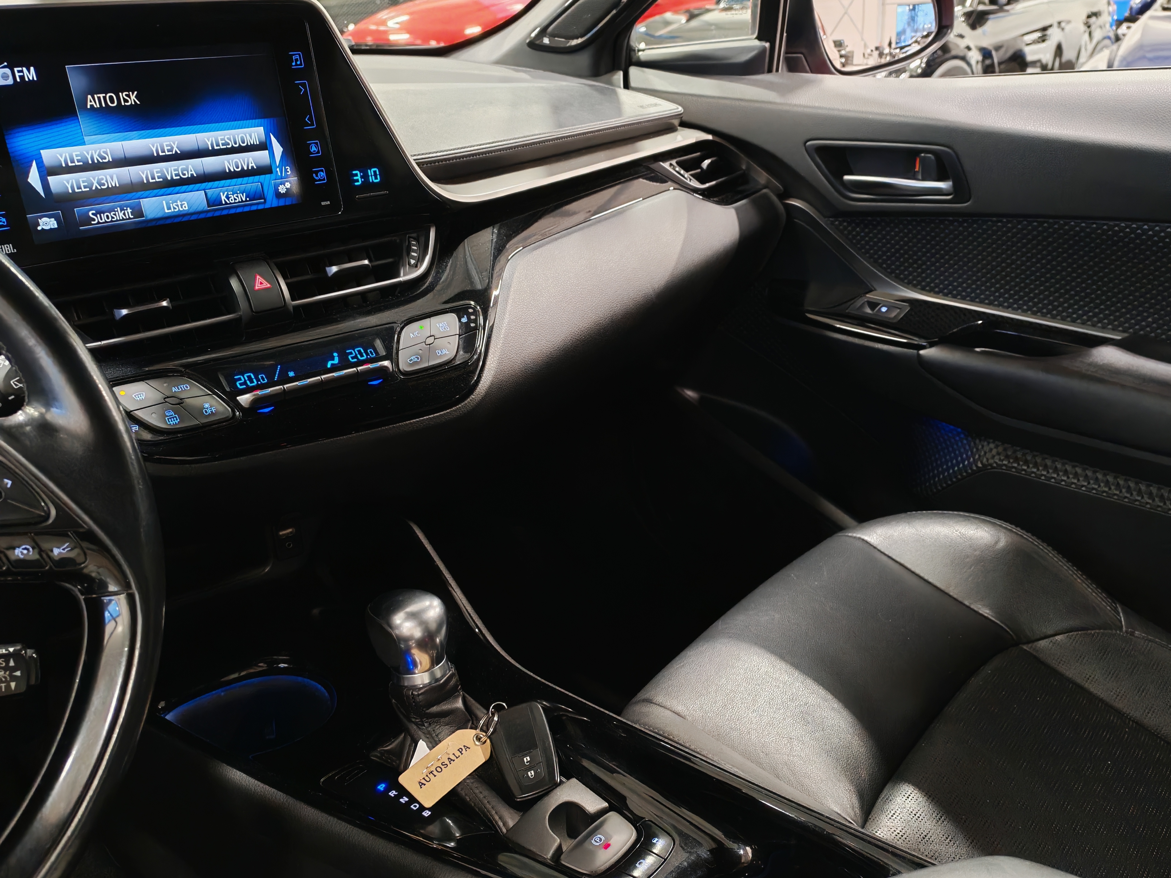 Toyota C-HR 1,8 HYBRID INTENSE