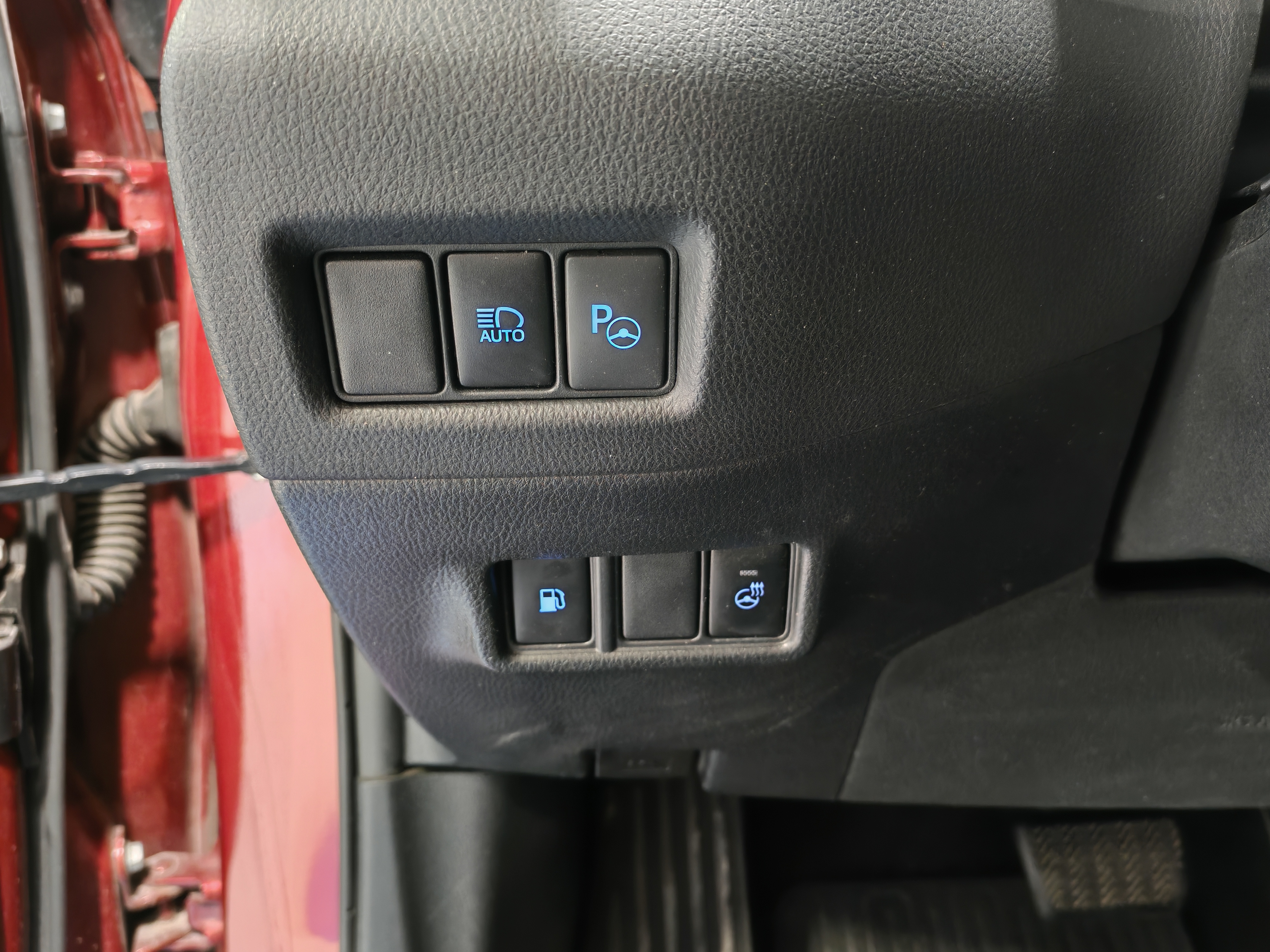 Toyota C-HR 1,8 HYBRID INTENSE