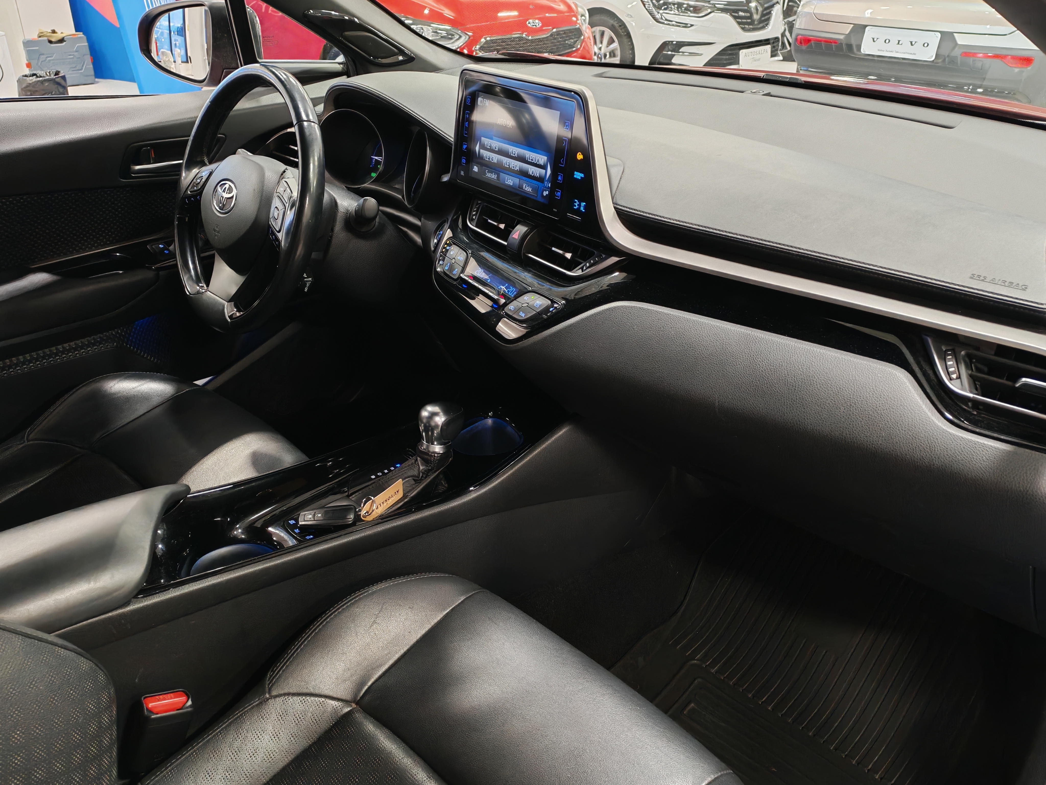 Toyota C-HR 1,8 HYBRID INTENSE