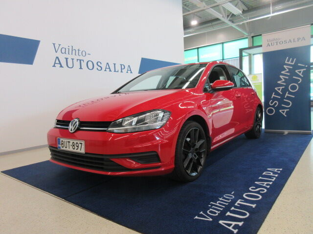 volkswagen GOLF TRENDLINE 1,0 TSI 63 KW (85 HV)