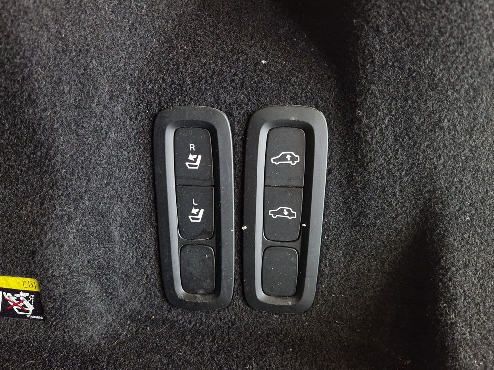 Volvo XC60 T8 AWD INSCRIPTION AUT
