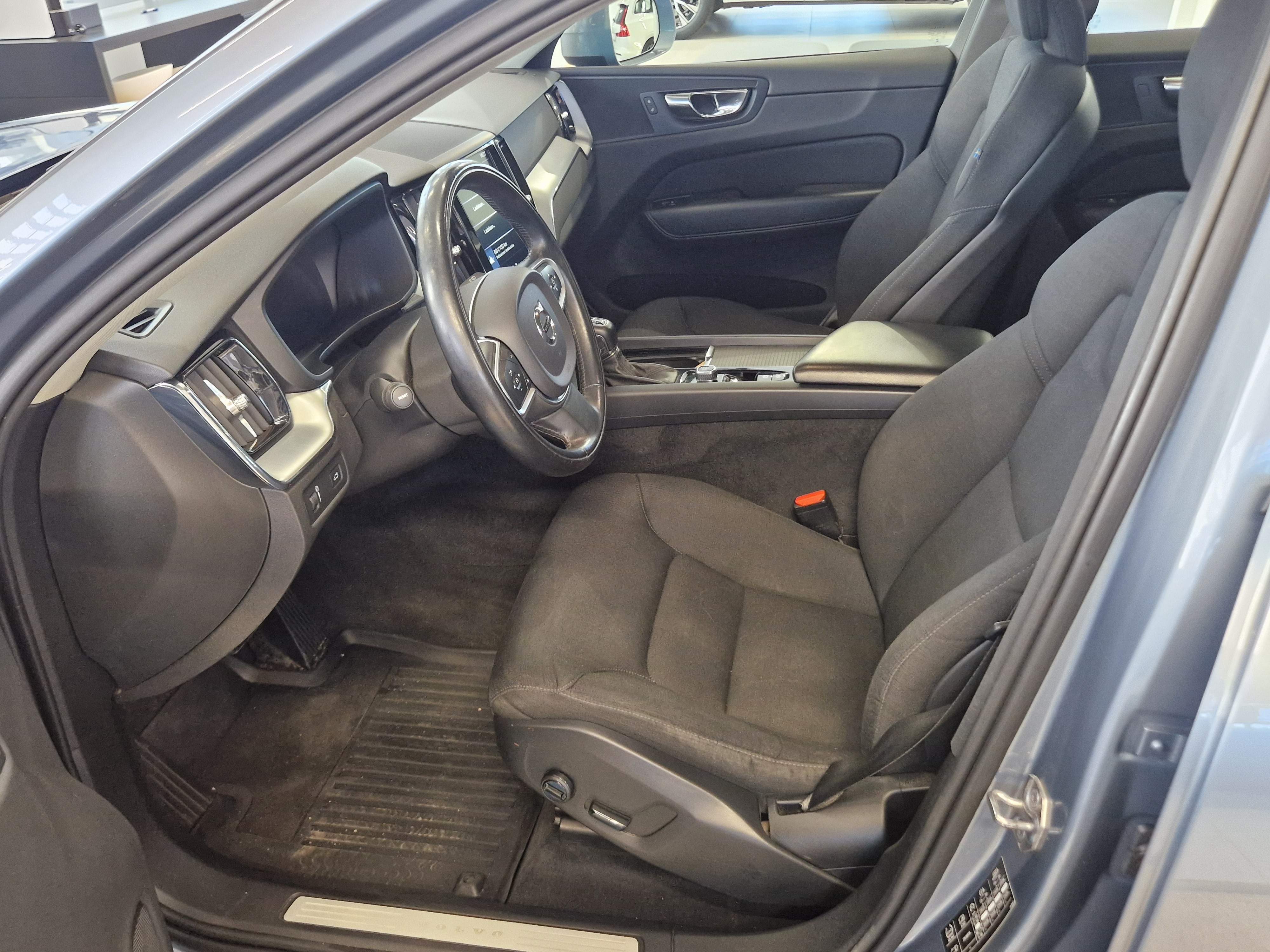 Volvo XC60 D4 MOMENTUM AUT