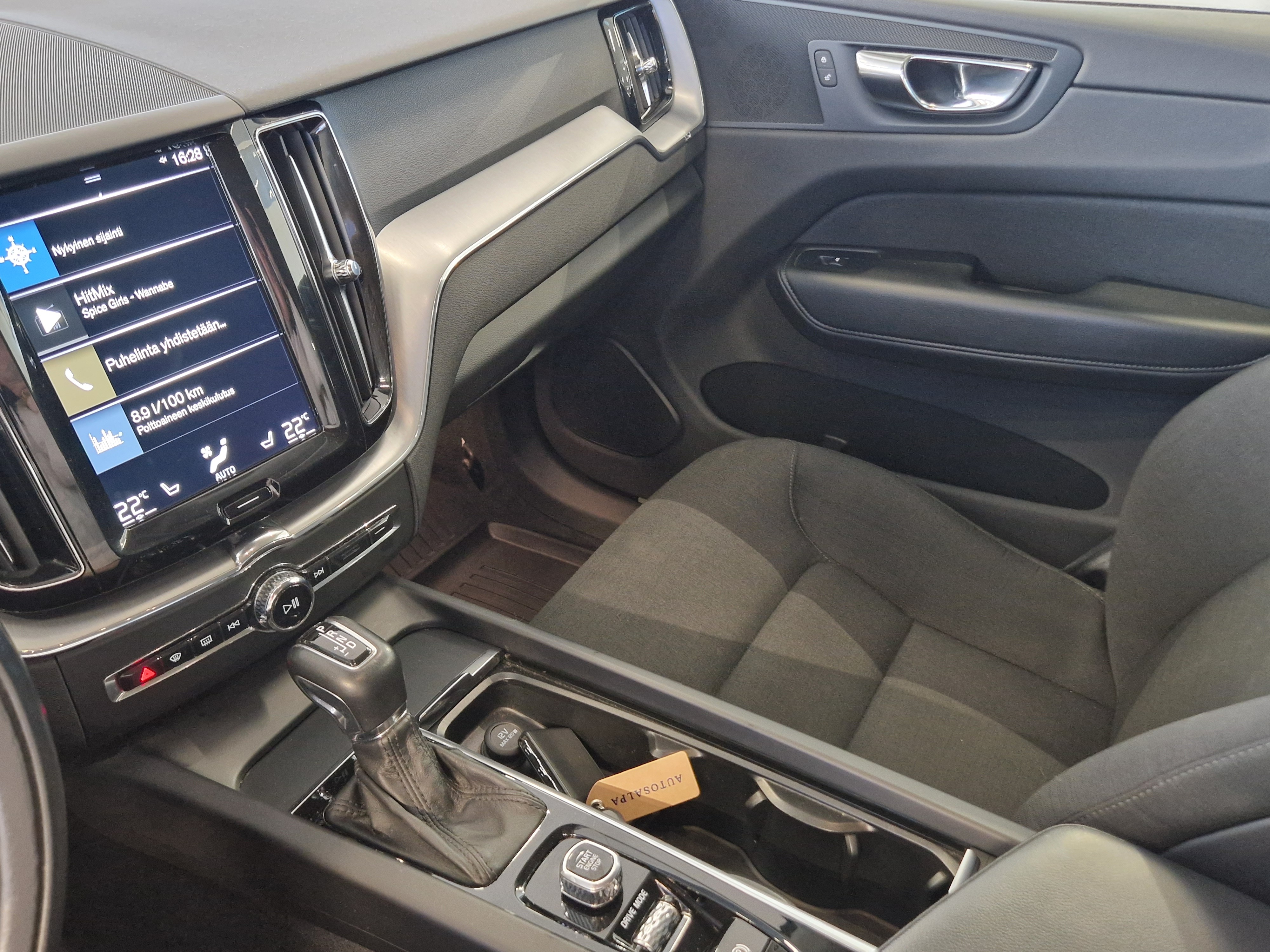 Volvo XC60 D4 MOMENTUM AUT