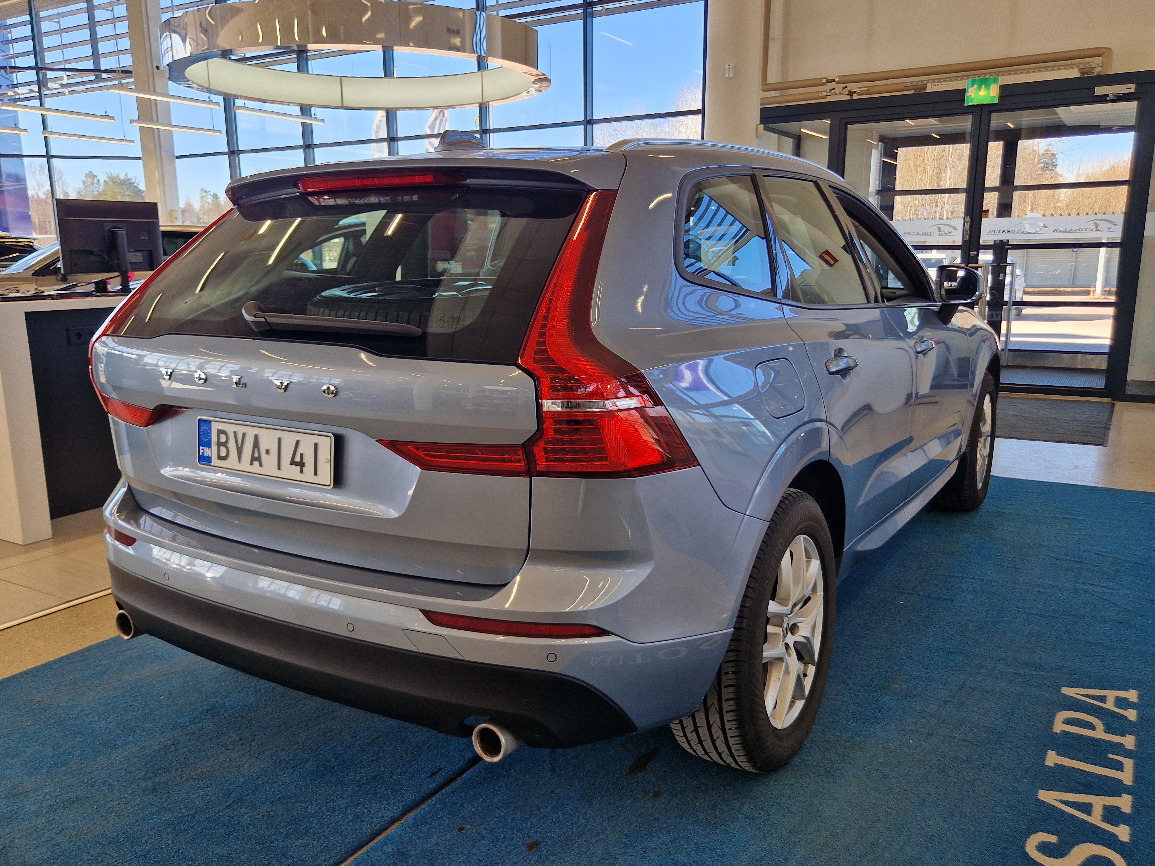 Volvo XC60 D4 Momentum aut 2019, kuva 3/17