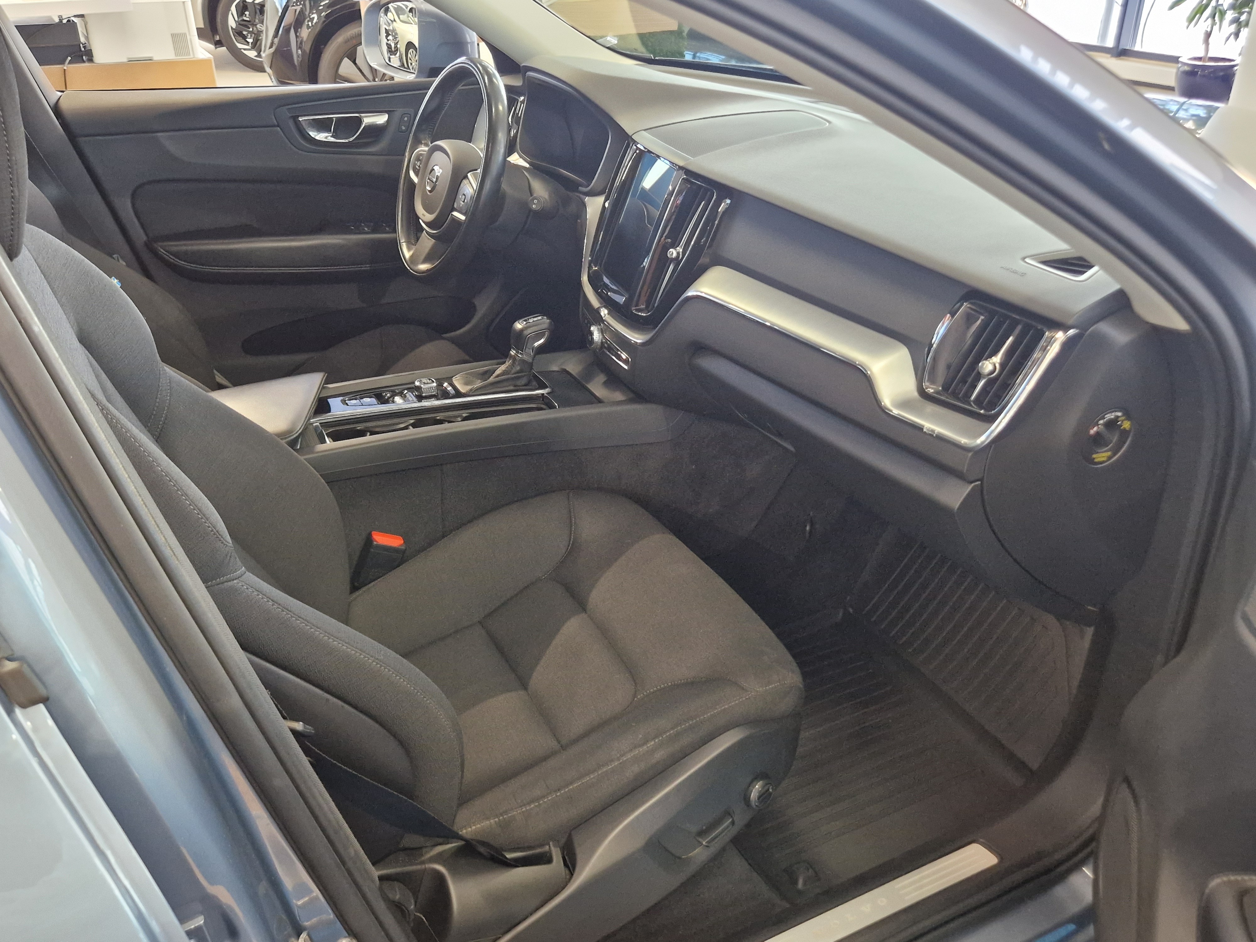 Volvo XC60 D4 MOMENTUM AUT