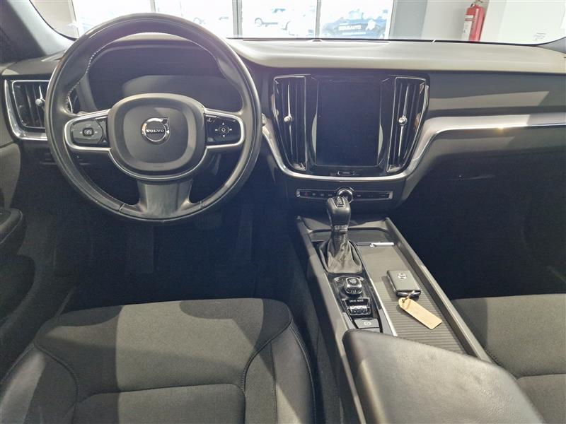 Volvo V60 D4 MOMENTUM AUT
