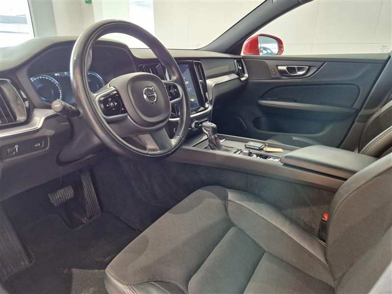 Volvo V60 D4 MOMENTUM AUT