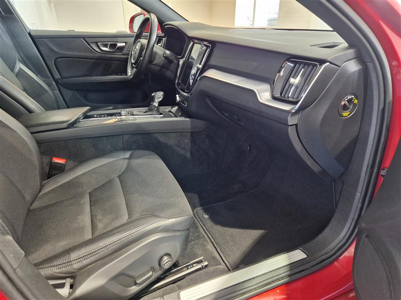 Volvo V60 D4 MOMENTUM AUT