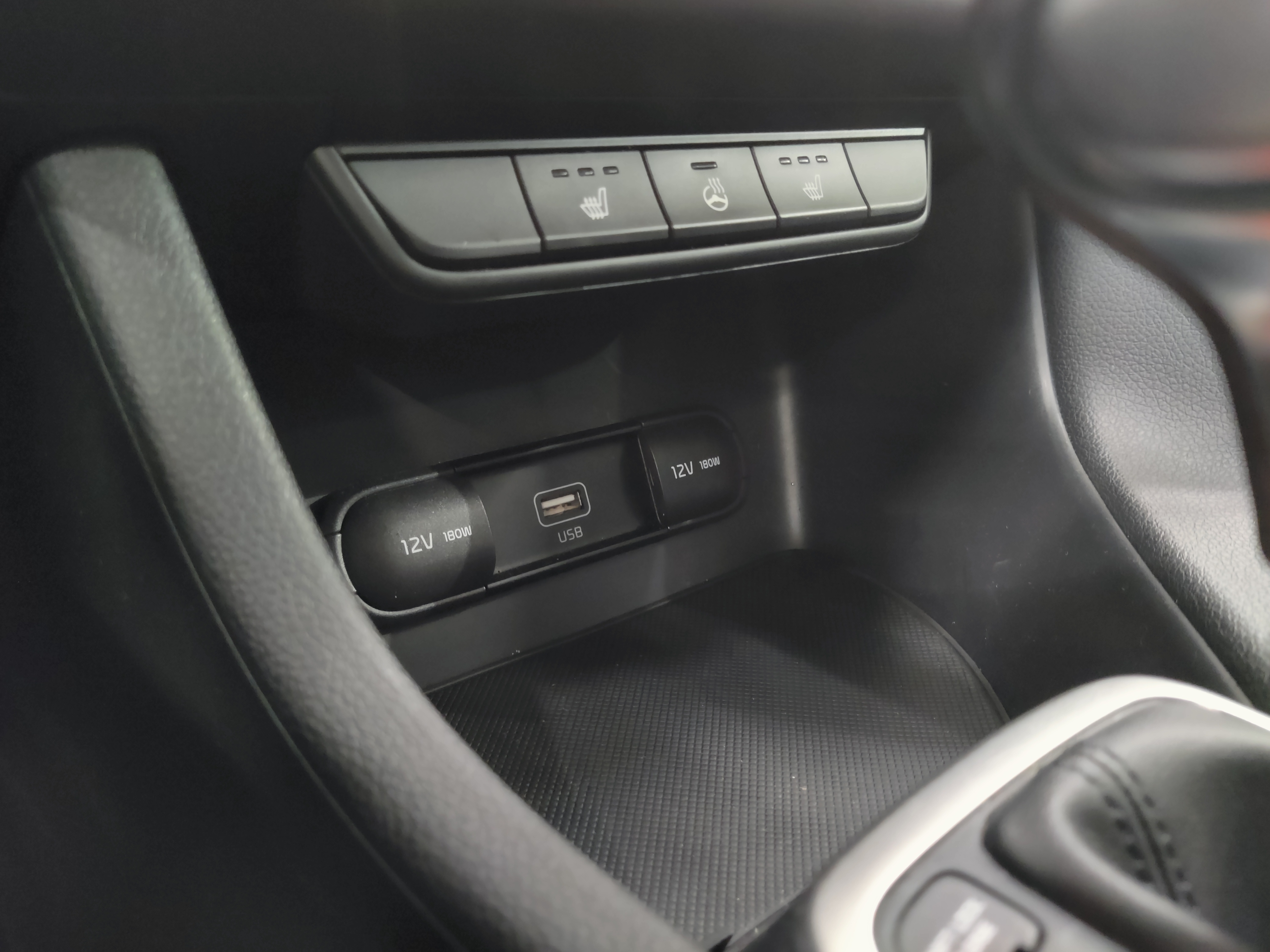 Kia SPORTAGE 1,6 CRDI SCR ISG AWD EX DCT A/T ECODYNAMICS 136HV