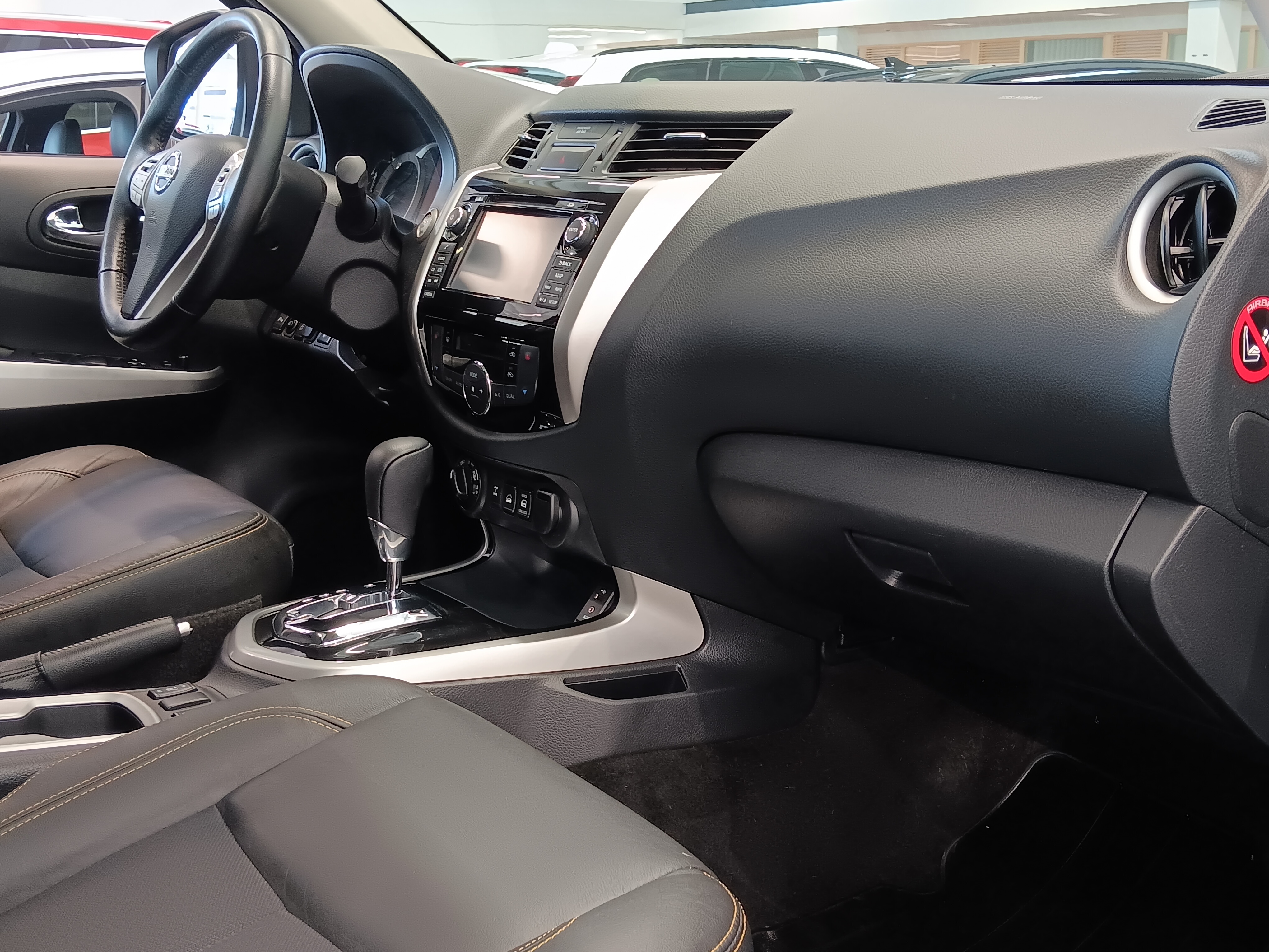 Nissan NAVARA DOUBLE CAB 2,3 DCI 190HP AT N-GUARD