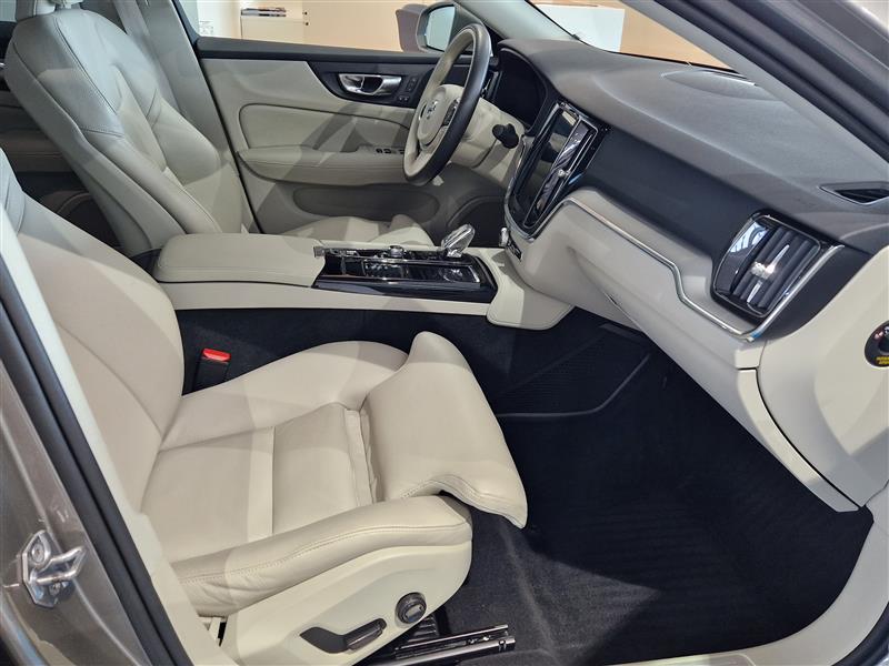 Volvo S60 T8 TWE AWD BUSINESS INSCRIPTION.TAKUU 12KK/20TKM