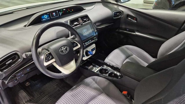 Toyota PRIUS PLUG-IN ACTIVE