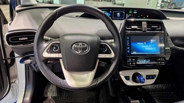 Toyota PRIUS PLUG-IN ACTIVE