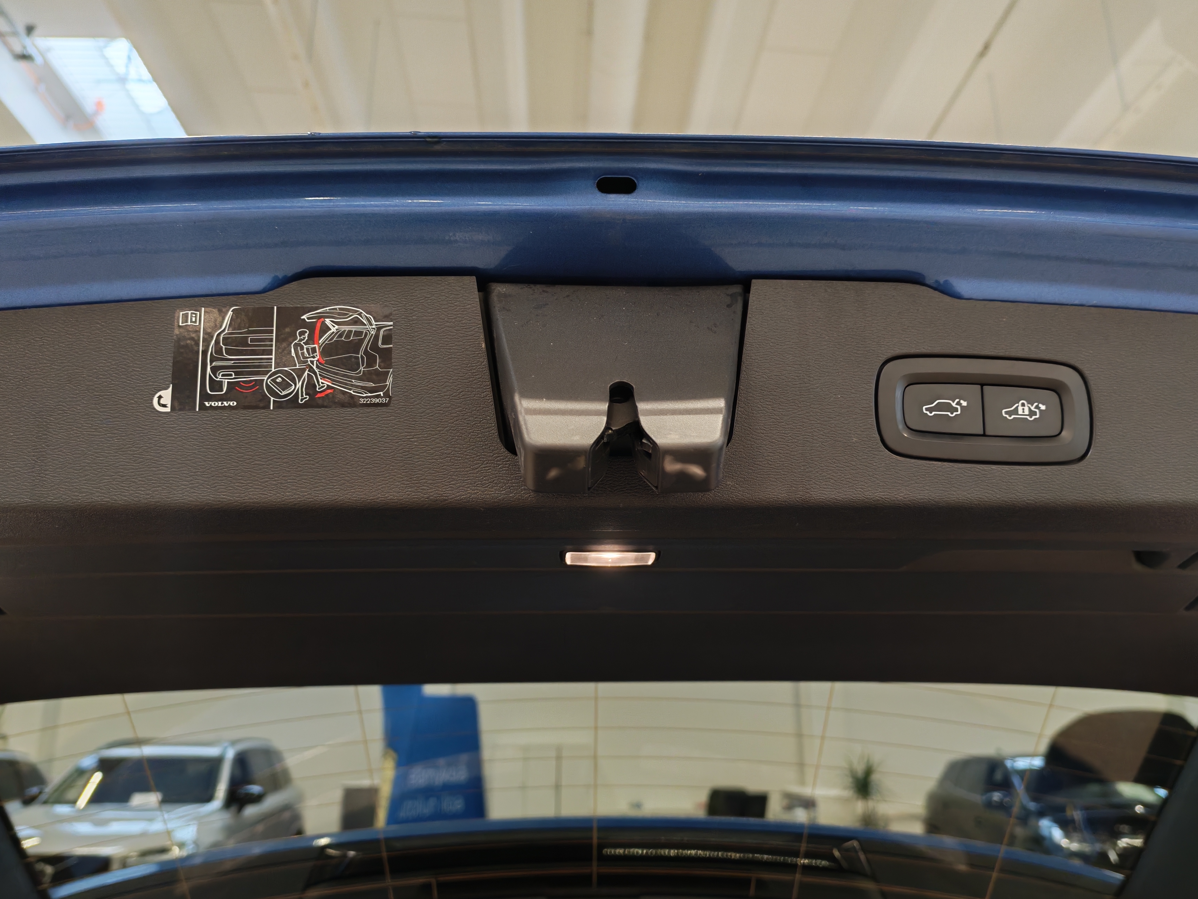 Volvo V60 T8 AWD R-DESIGN AUT TAKUU 12KK/20TKM