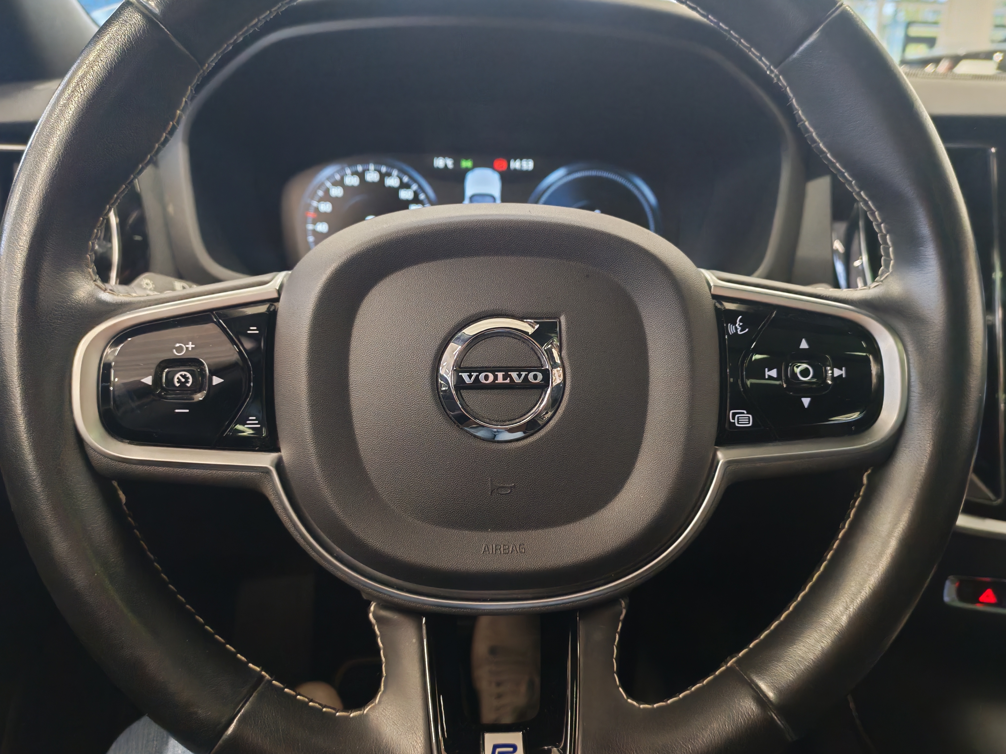 Volvo V60 T8 AWD R-Design aut 2019, bild 6/21