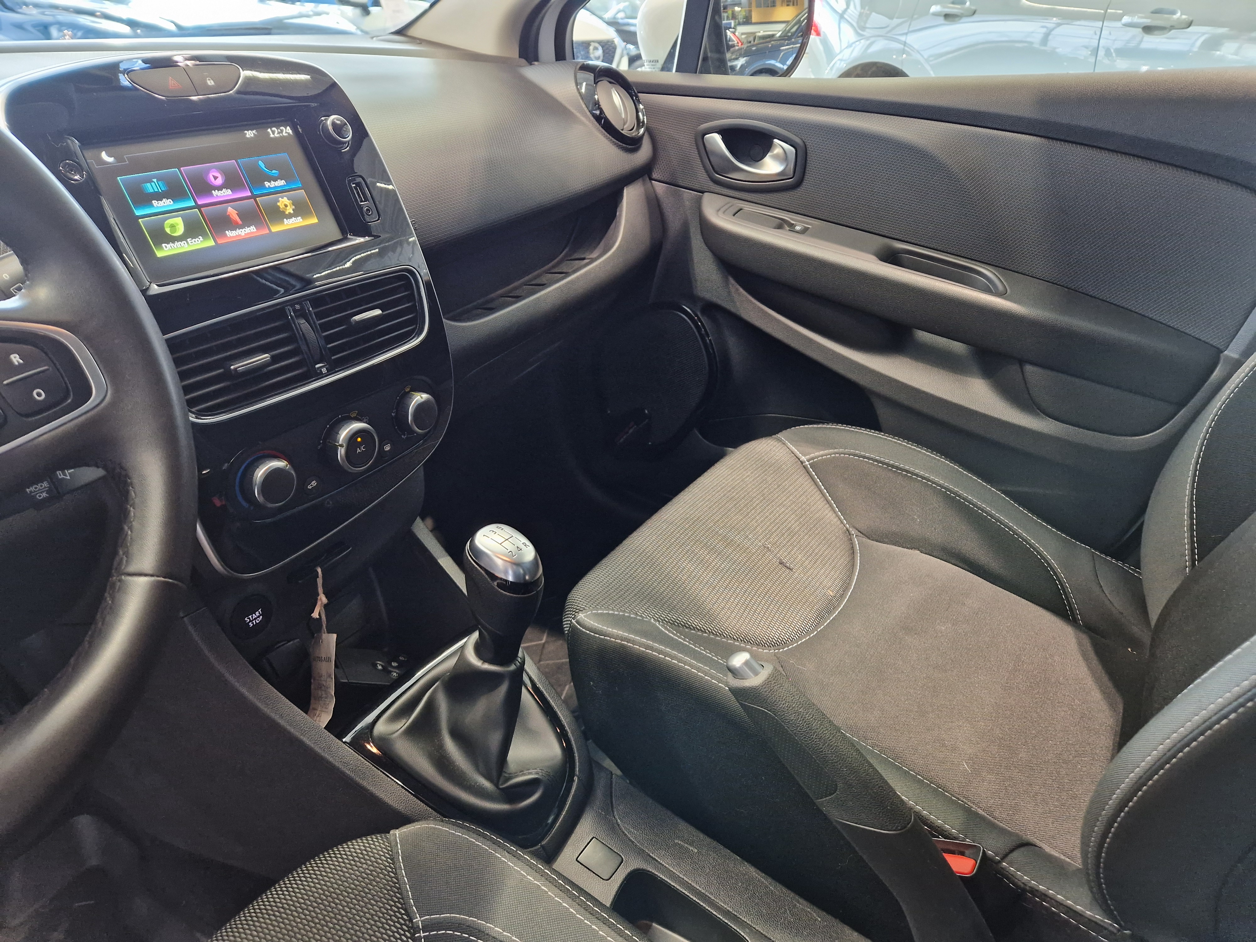 Renault CLIO SPORT TOURER TCE 90 ZEN