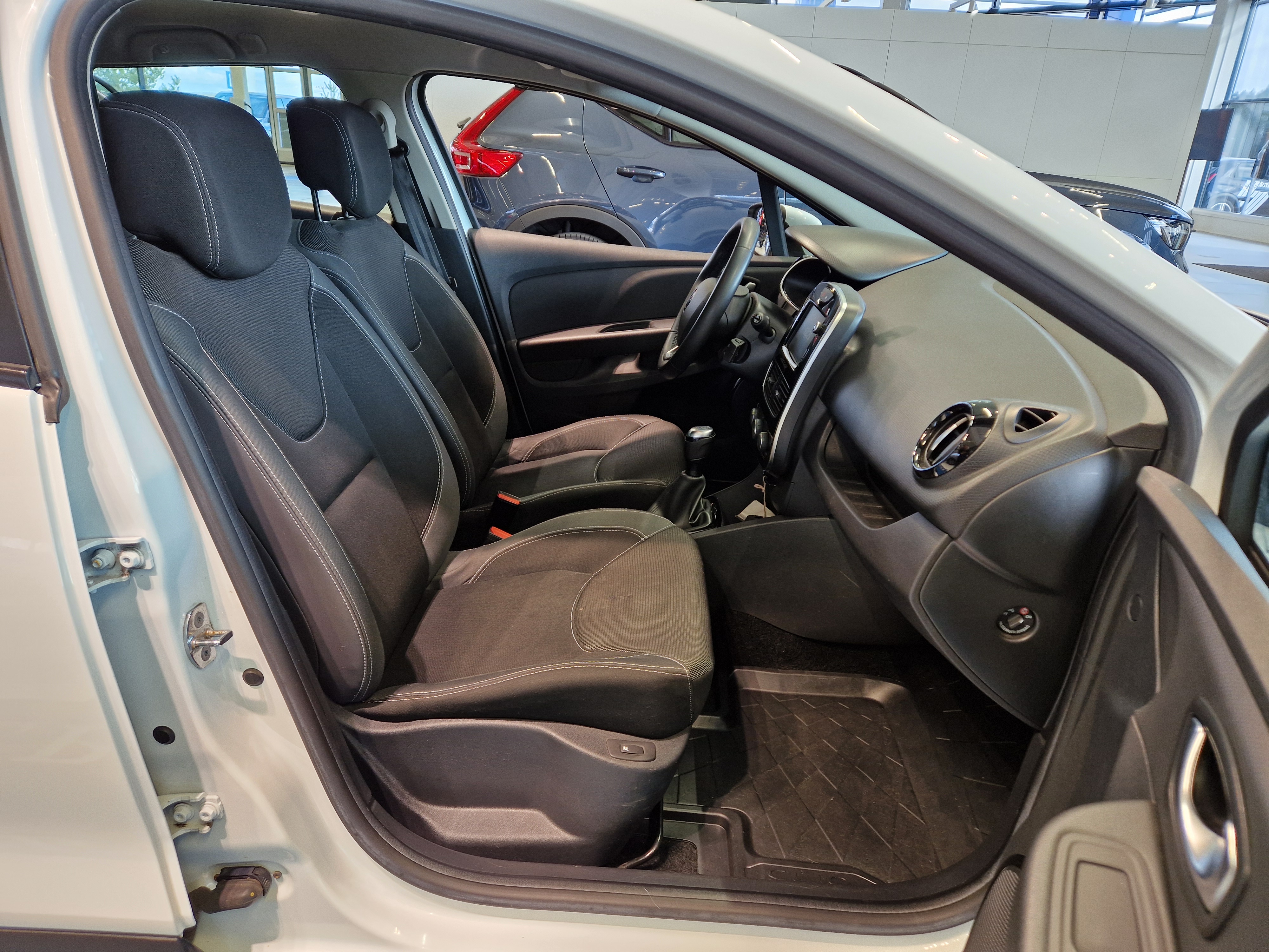 Renault CLIO SPORT TOURER TCE 90 ZEN