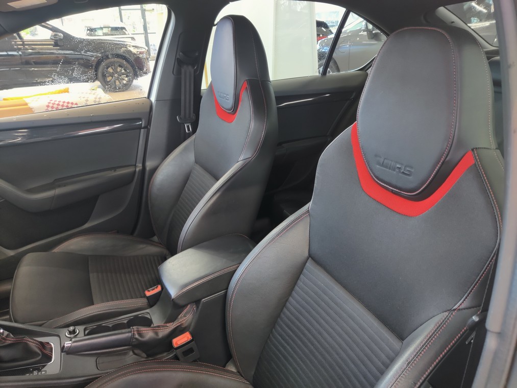 Skoda OCTAVIA 2,0 TSI RS DSG AUTOM.
