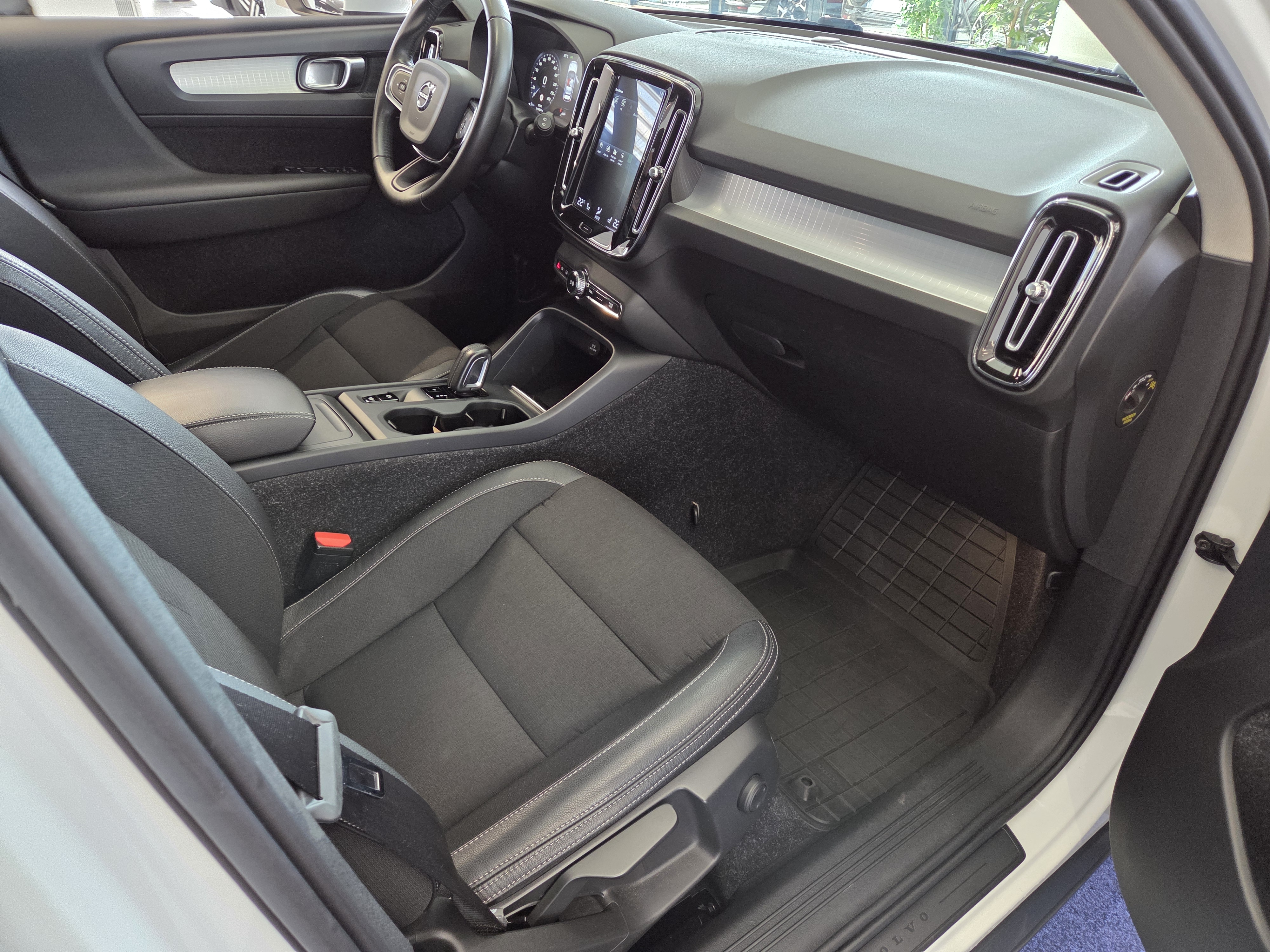 Volvo XC40 T3 BUSINESS AUT TAKUU 12KK/20TKM