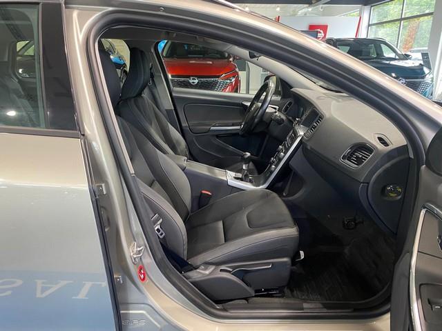 Volvo V60 T3 KINETIC