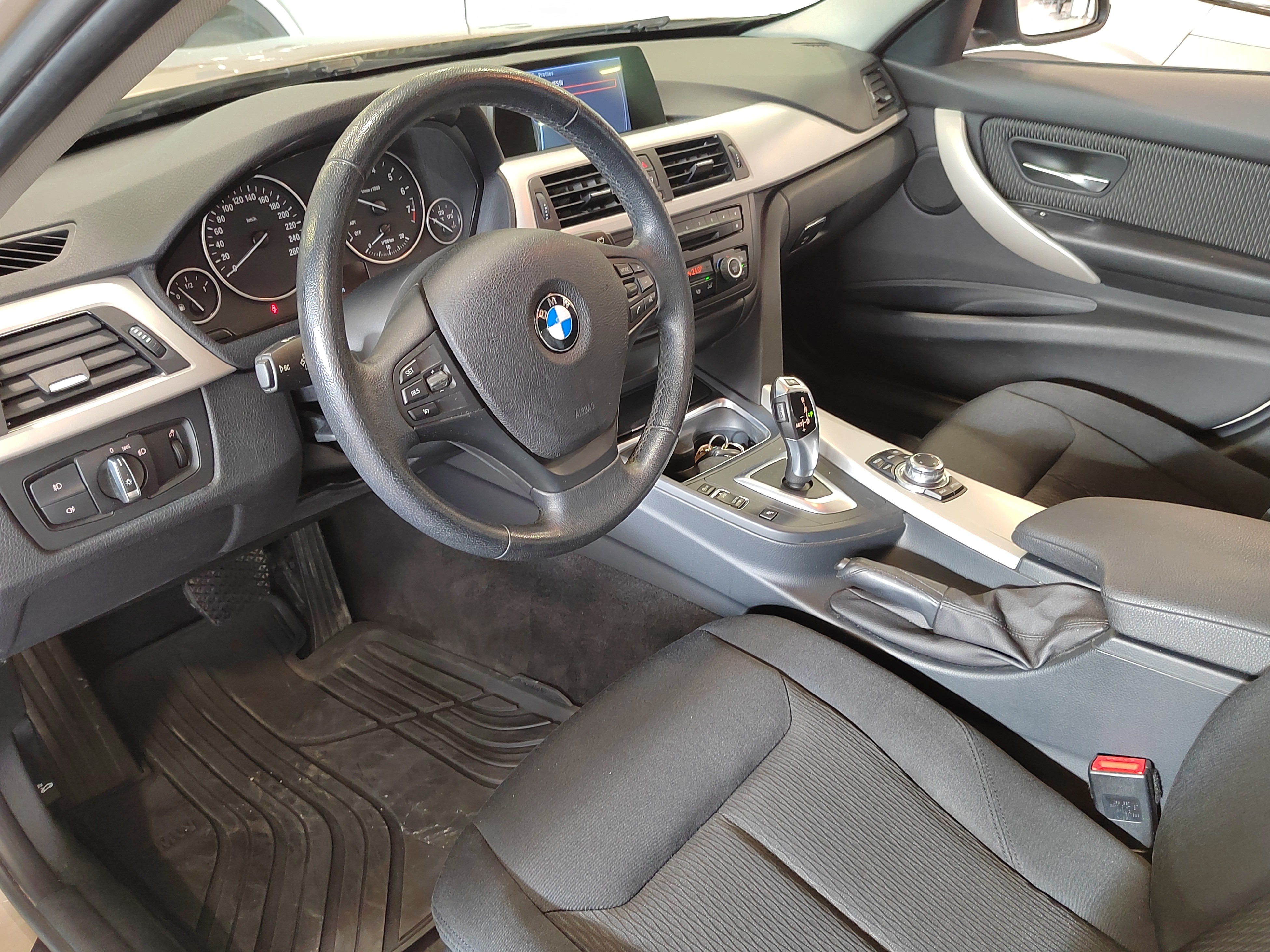 Bmw 316 TWINPOWER TURBO A F30 SEDAN LIMITED NAVI EDITION