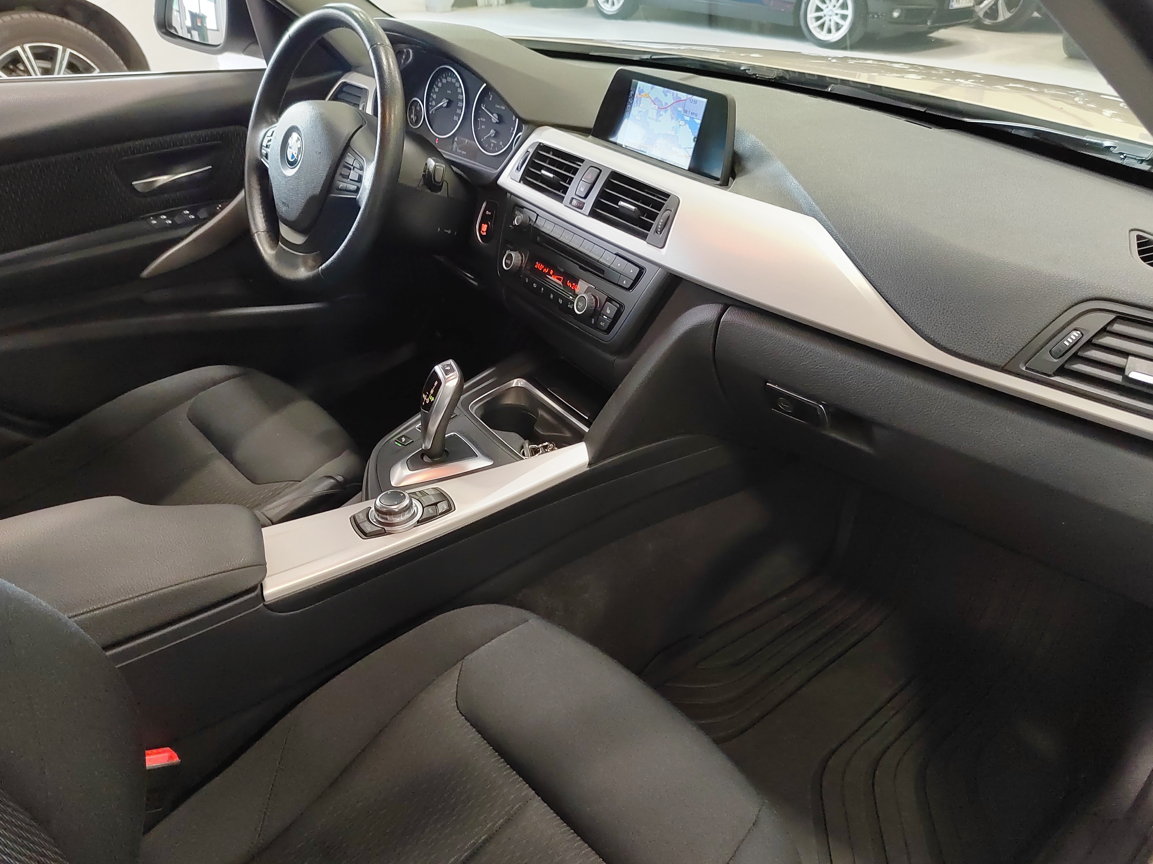 Bmw 316 TWINPOWER TURBO A F30 SEDAN LIMITED NAVI EDITION