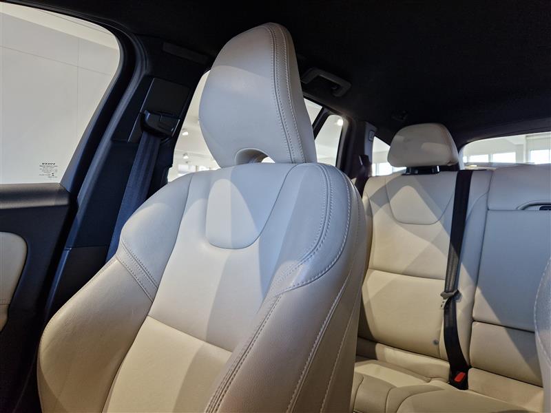 Volvo V60 D4 BUSINESS SUMMUM EDITION AUT