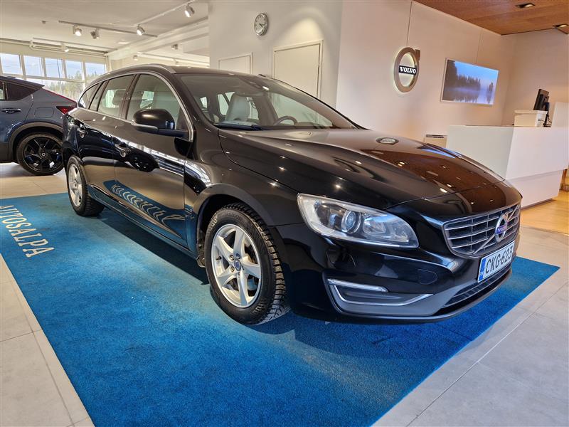 Volvo V60 D4 BUSINESS SUMMUM EDITION AUT