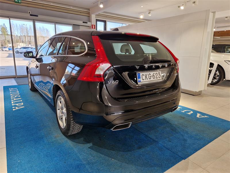 Volvo V60 D4 BUSINESS SUMMUM EDITION AUT