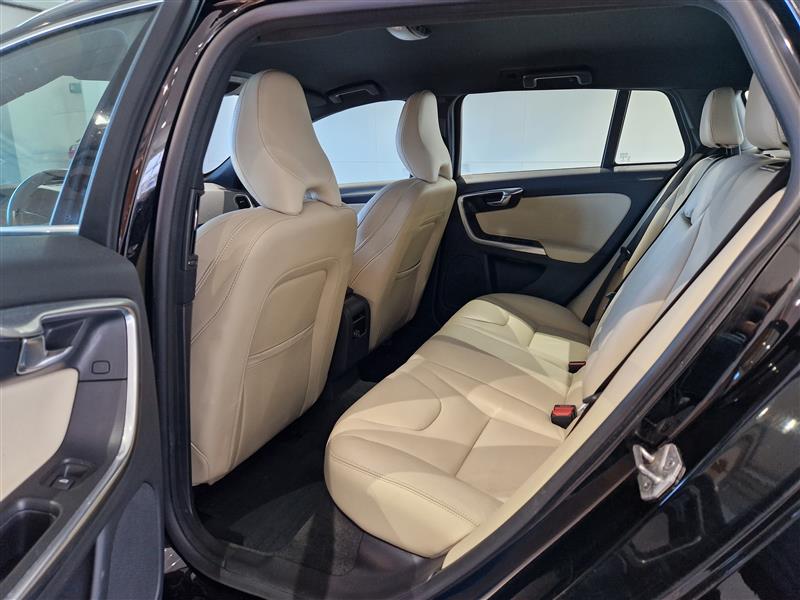 Volvo V60 D4 BUSINESS SUMMUM EDITION AUT