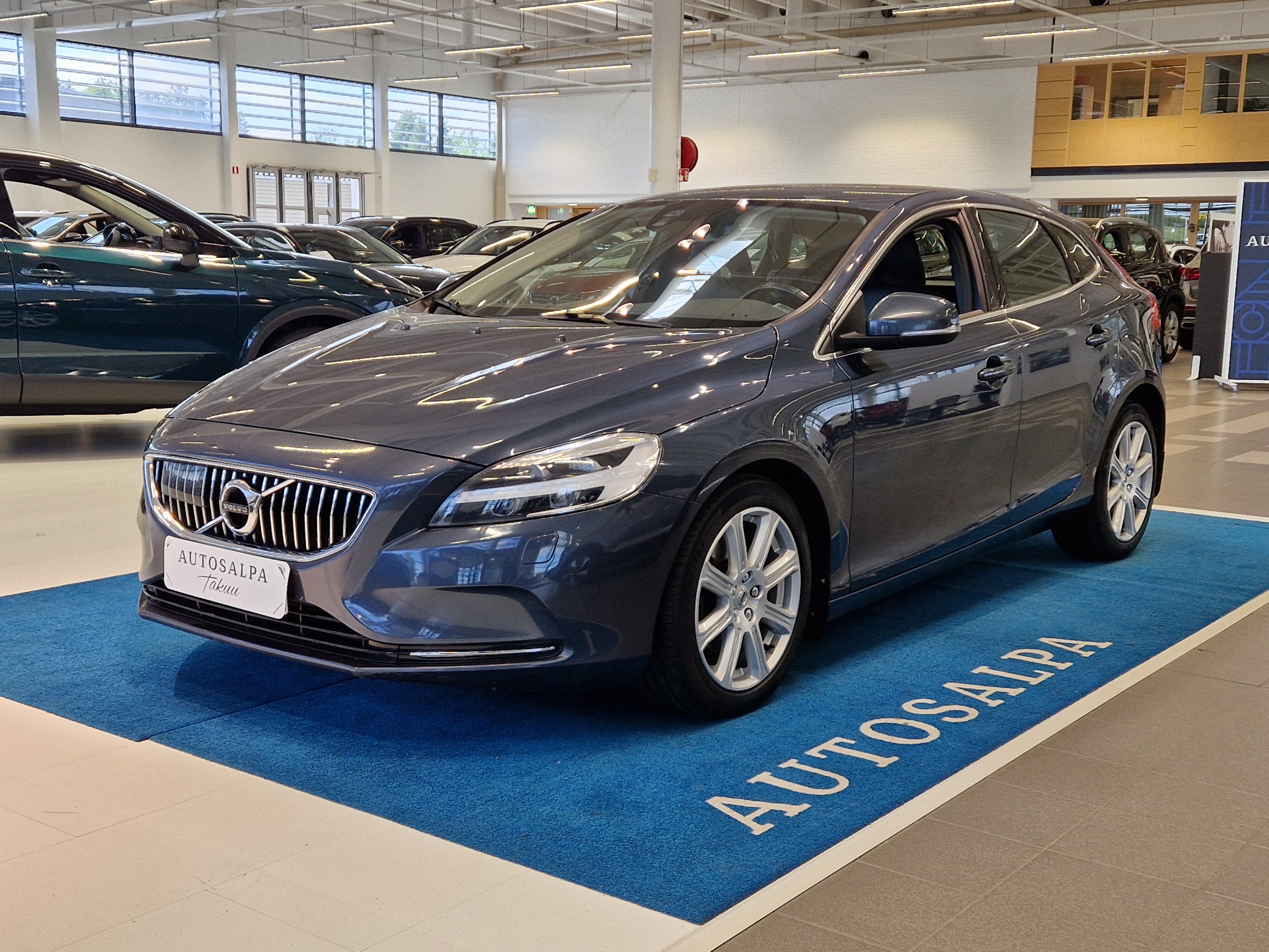 Volvo V40 T2 BUSINESS INSCRIPTION TAKUU 12KK/20TKM