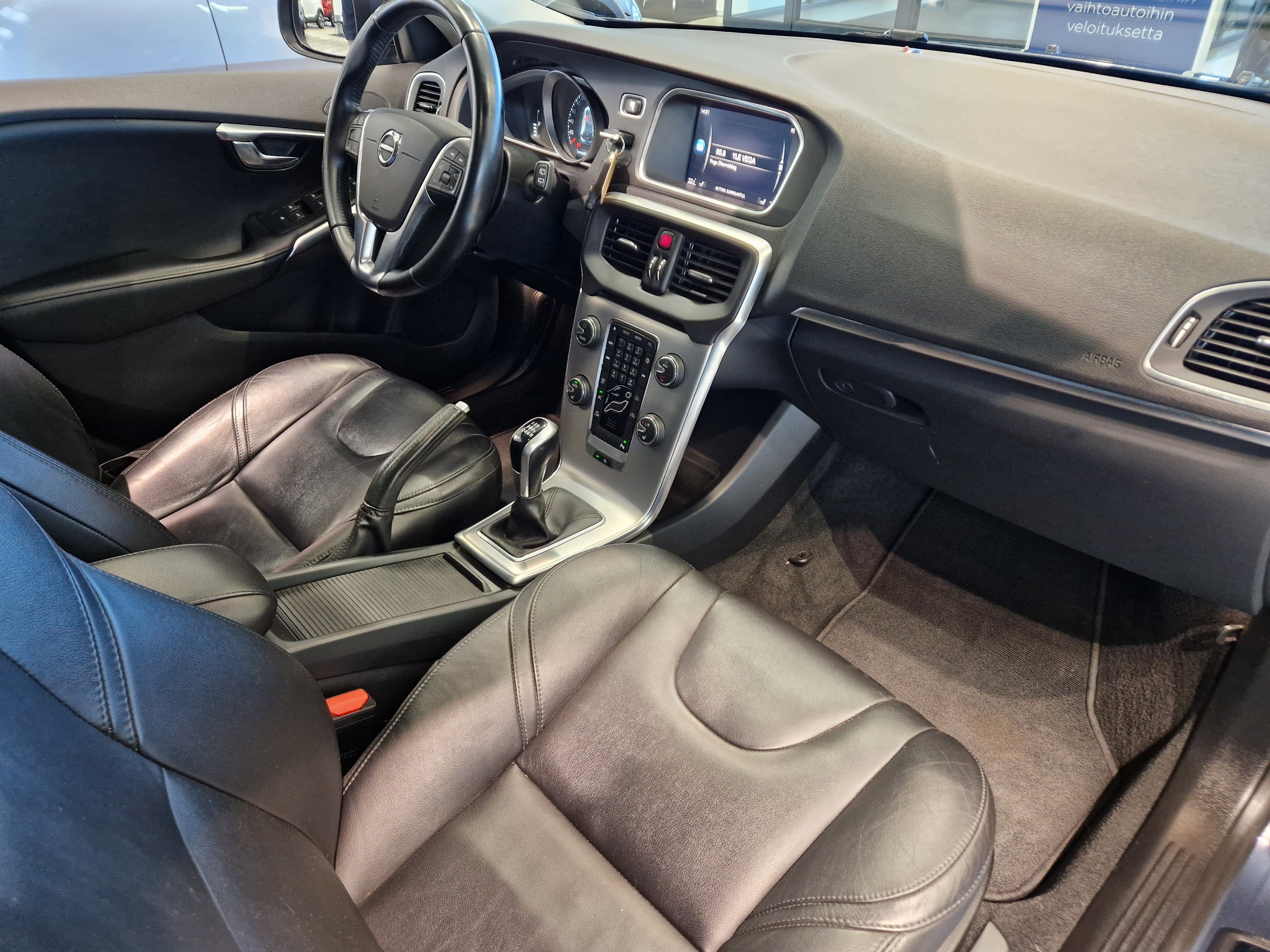 Volvo V40 T2 BUSINESS INSCRIPTION TAKUU 12KK/20TKM
