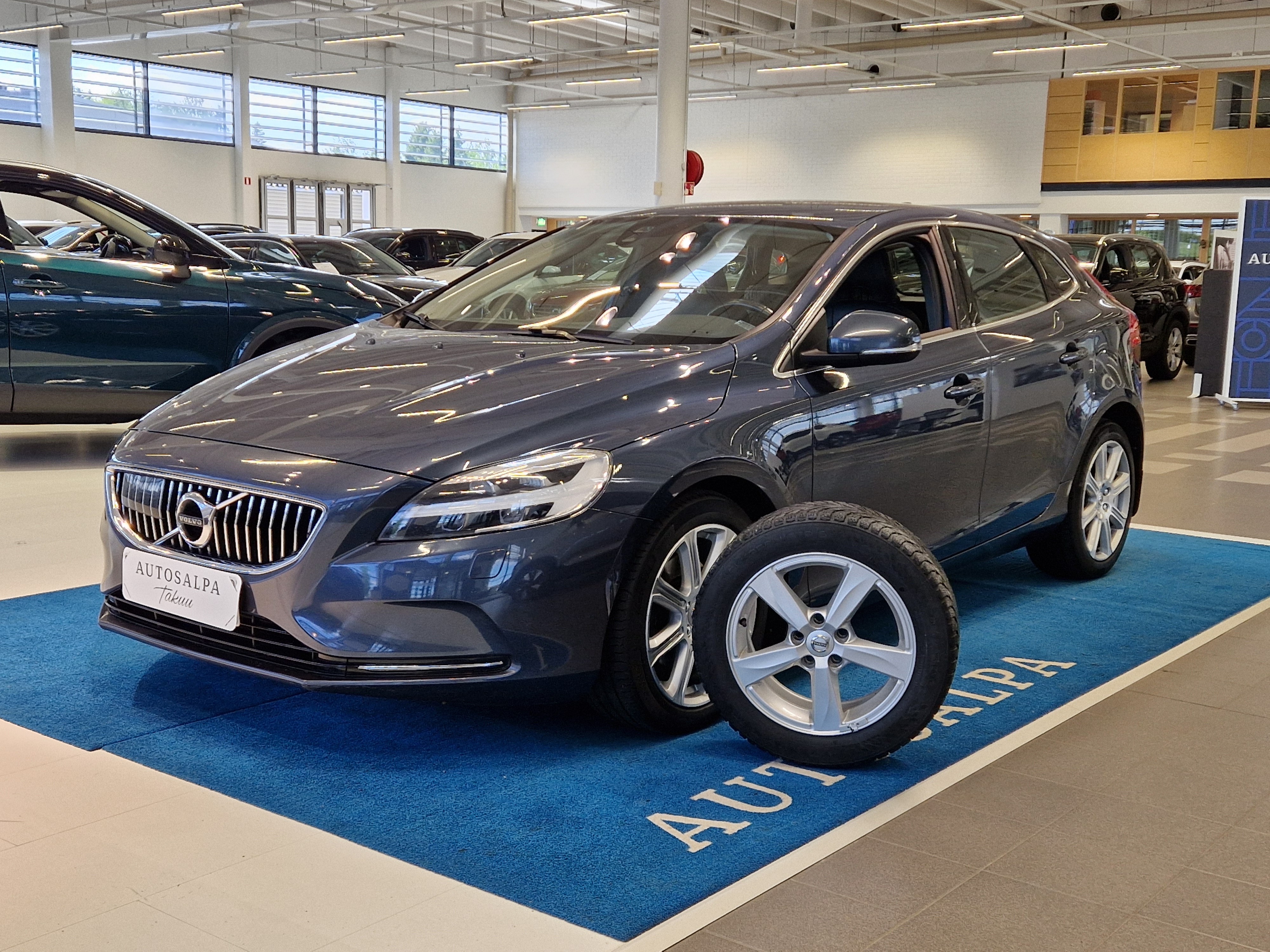 Volvo V40 T2 BUSINESS INSCRIPTION TAKUU 12KK/20TKM