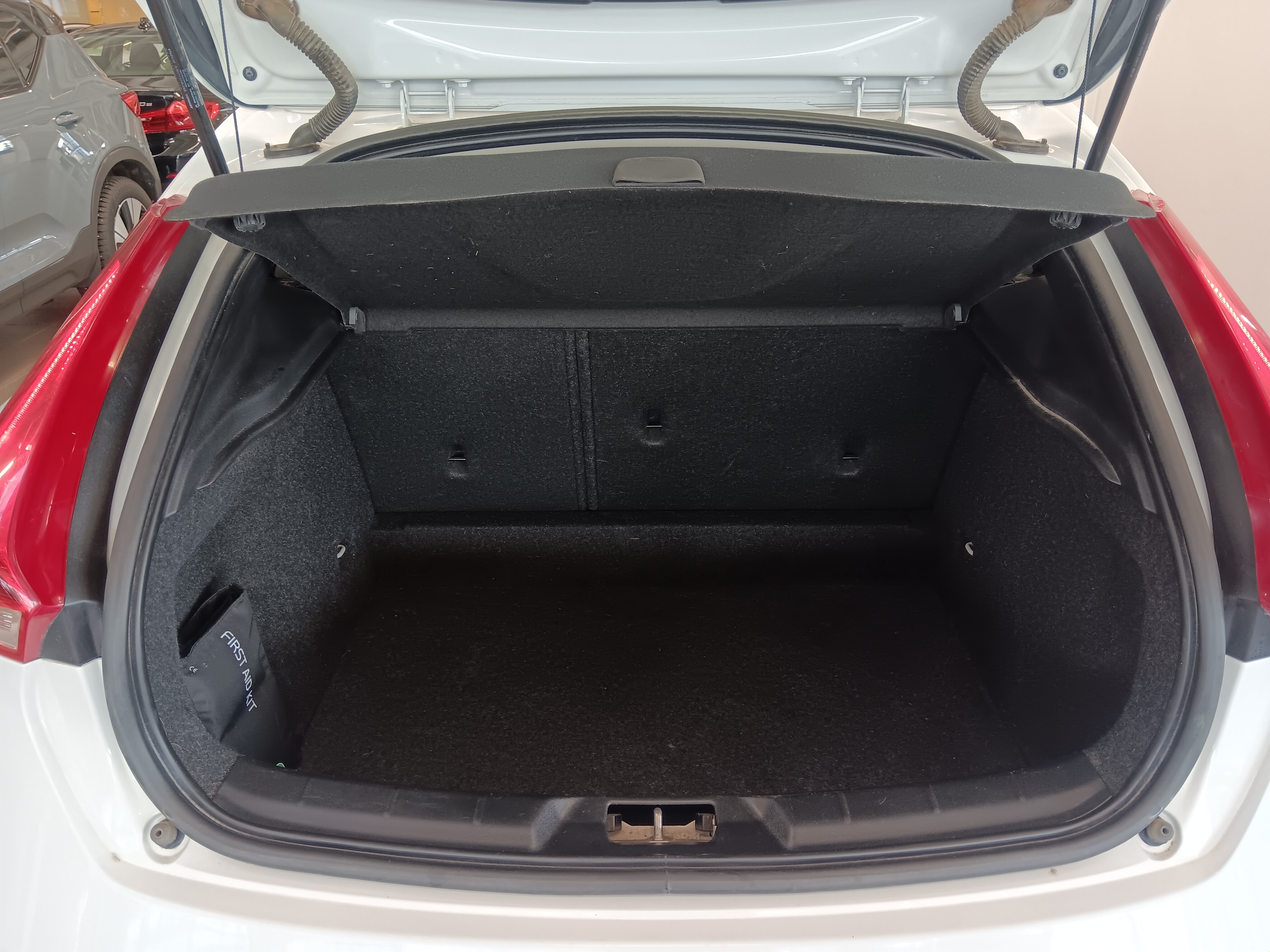 Volvo V40 D2 BUSINESS INSCRIPTION AUT