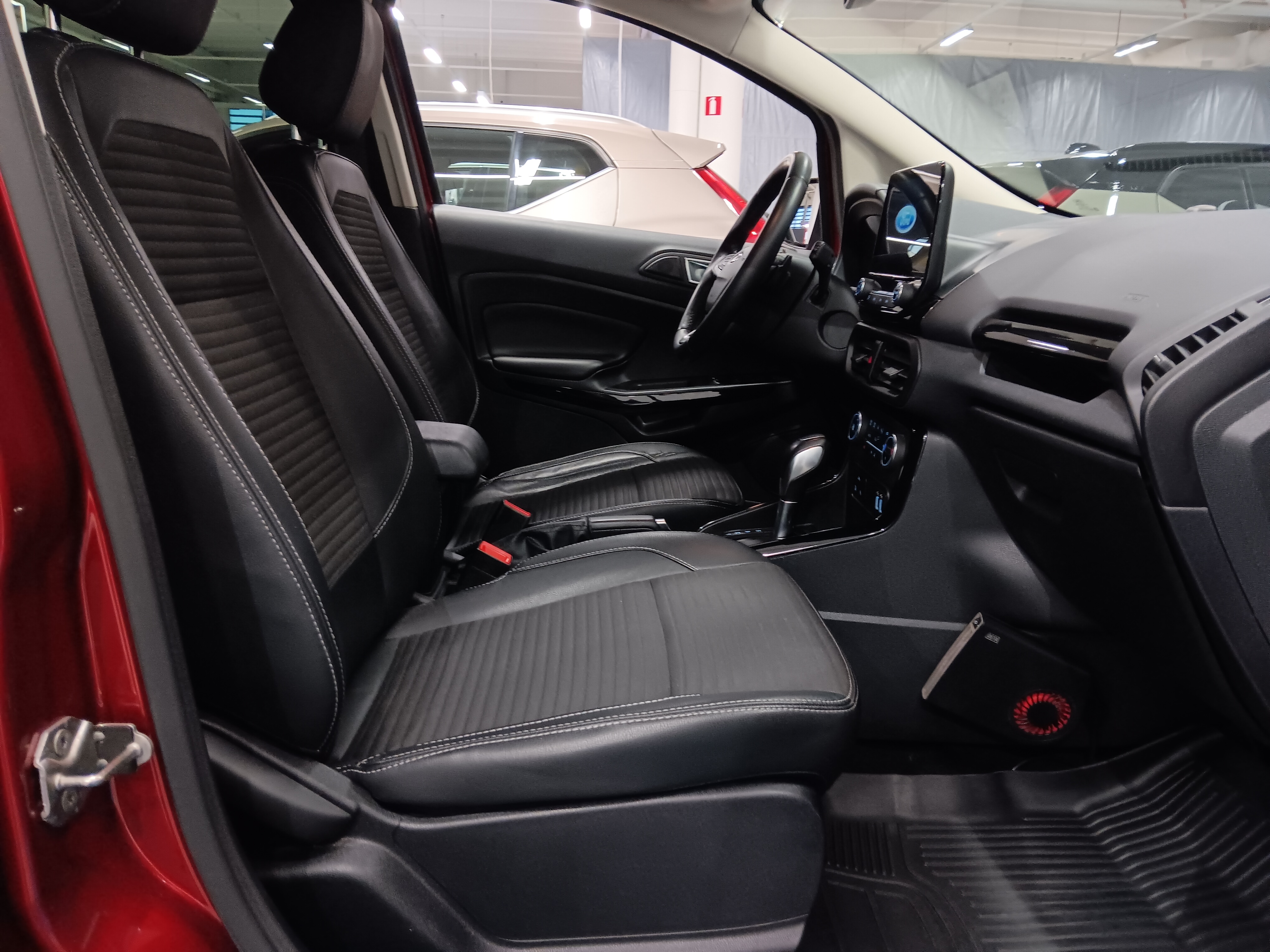 Ford ECOSPORT 1,0 ECOBOOST 125HV A6 TITANIUM 5-OVINEN