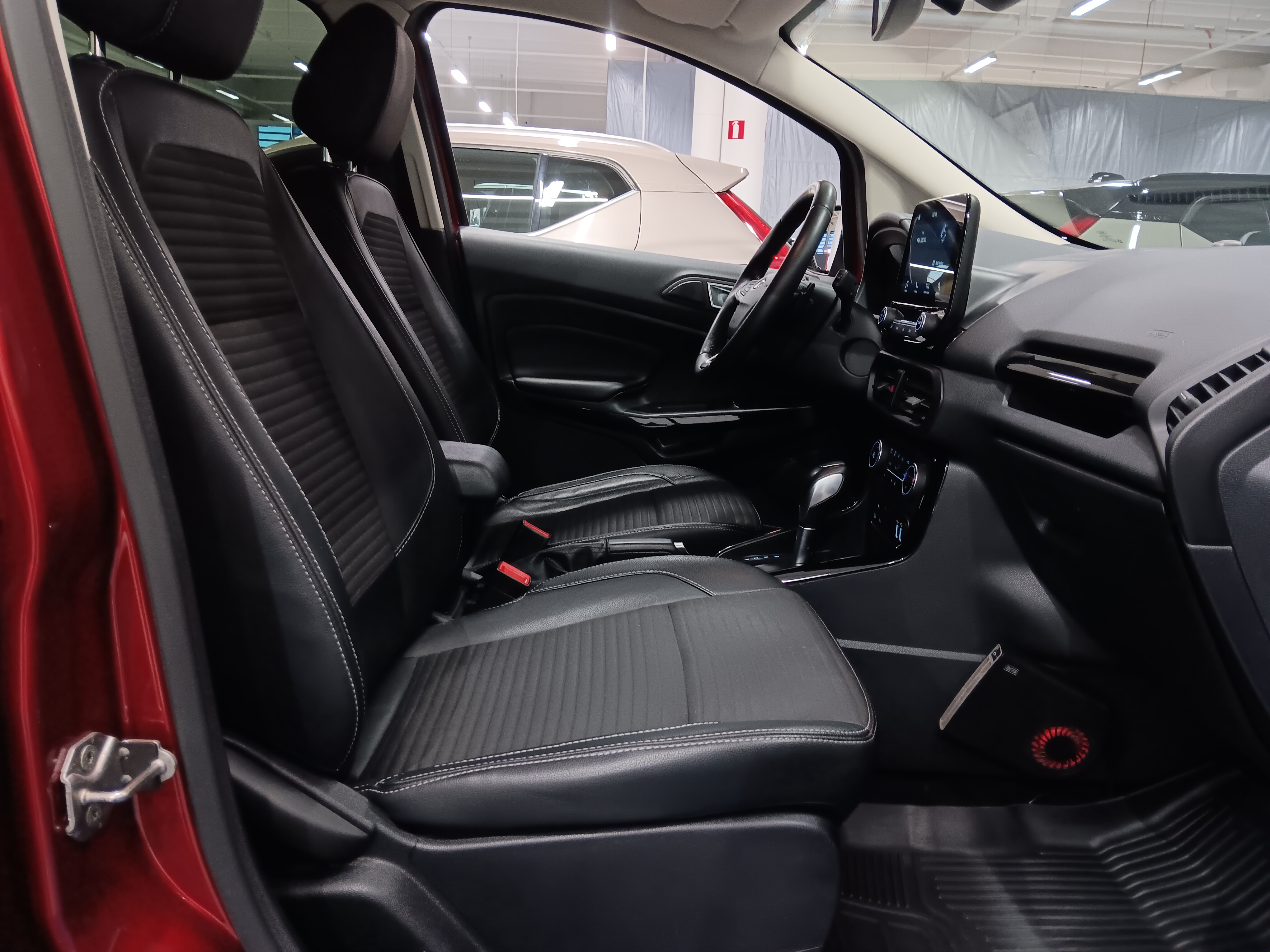 Ford ECOSPORT 1,0 ECOBOOST 125HV A6 TITANIUM 5-OVINEN