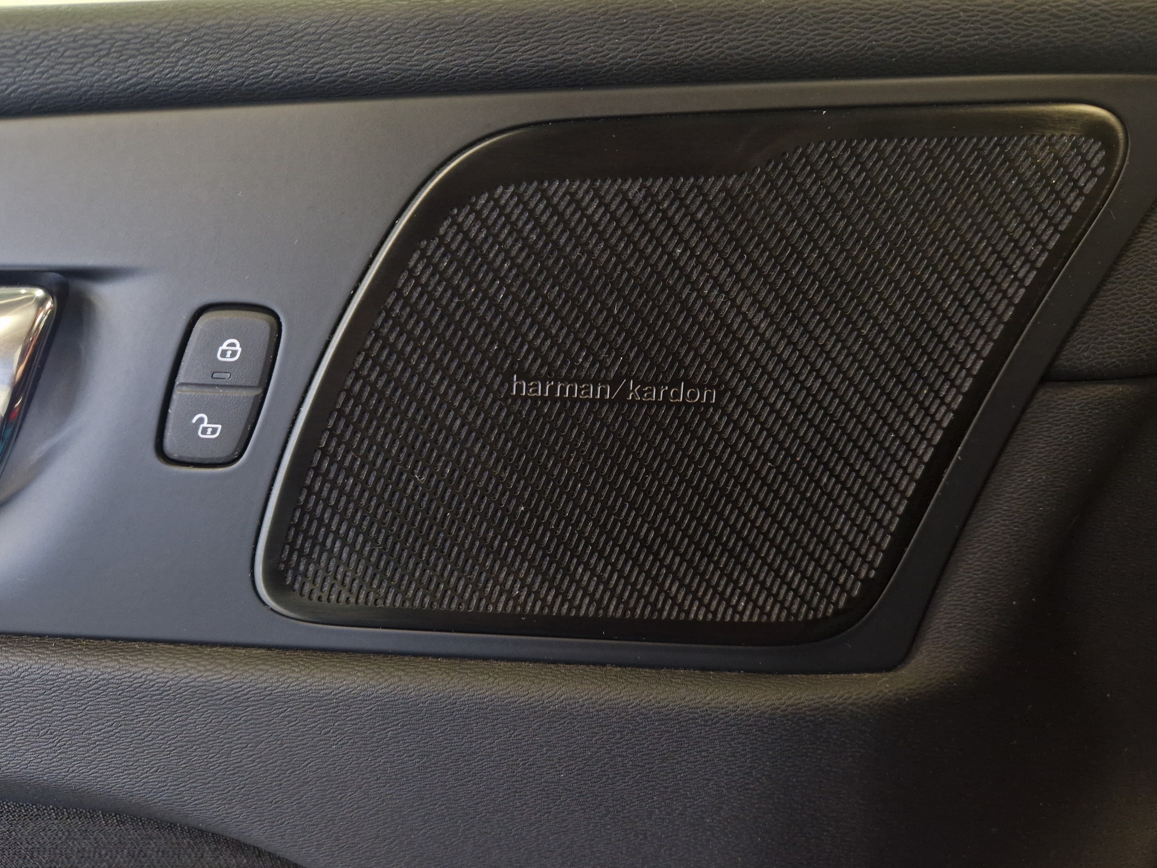 Volvo XC60 D4 AWD MOMENTUM AUT.