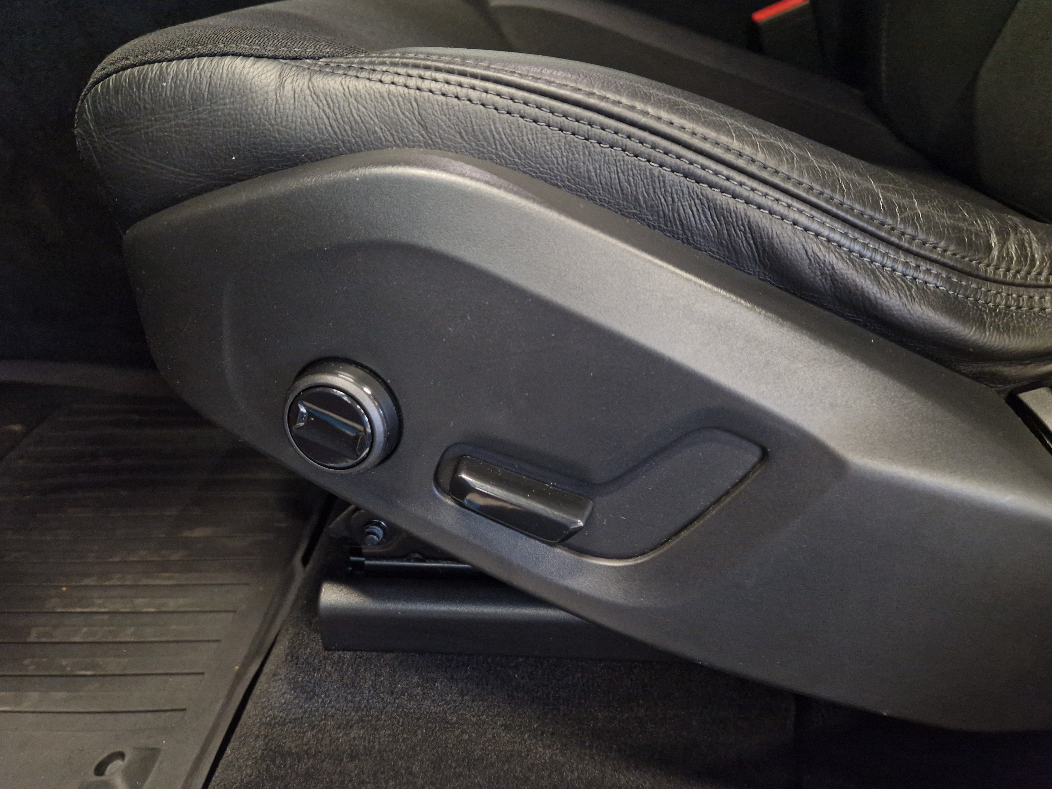 Volvo XC60 D4 AWD MOMENTUM AUT.