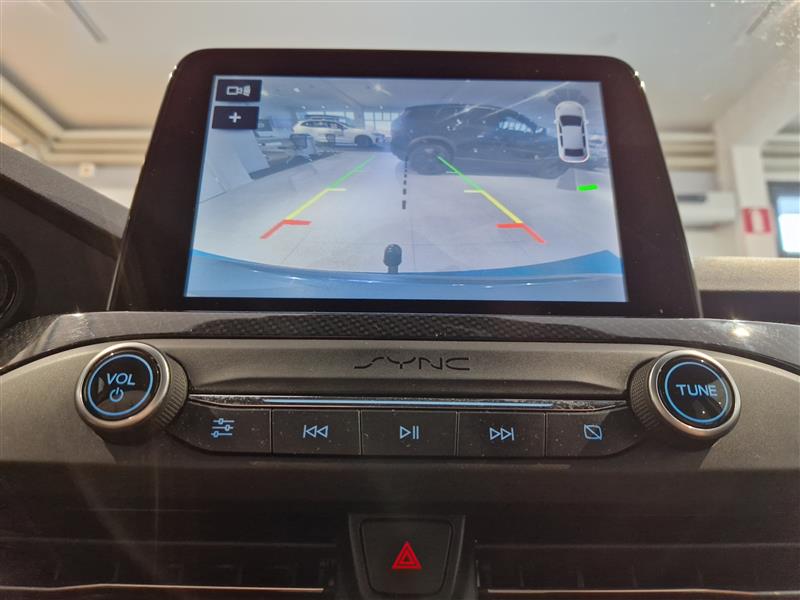 Ford FOCUS 1,5 ECOBOOST 182HV M6 ST-LINE WAGON