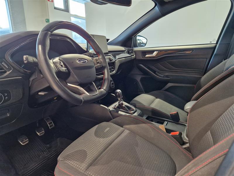 Ford FOCUS 1,5 ECOBOOST 182HV M6 ST-LINE WAGON